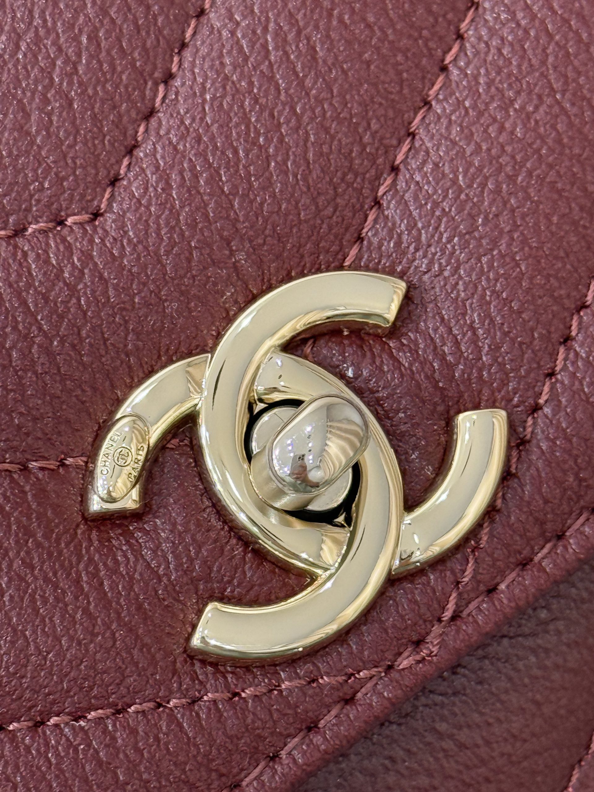 Bolso Chanel Top Handle Flap - Image 10