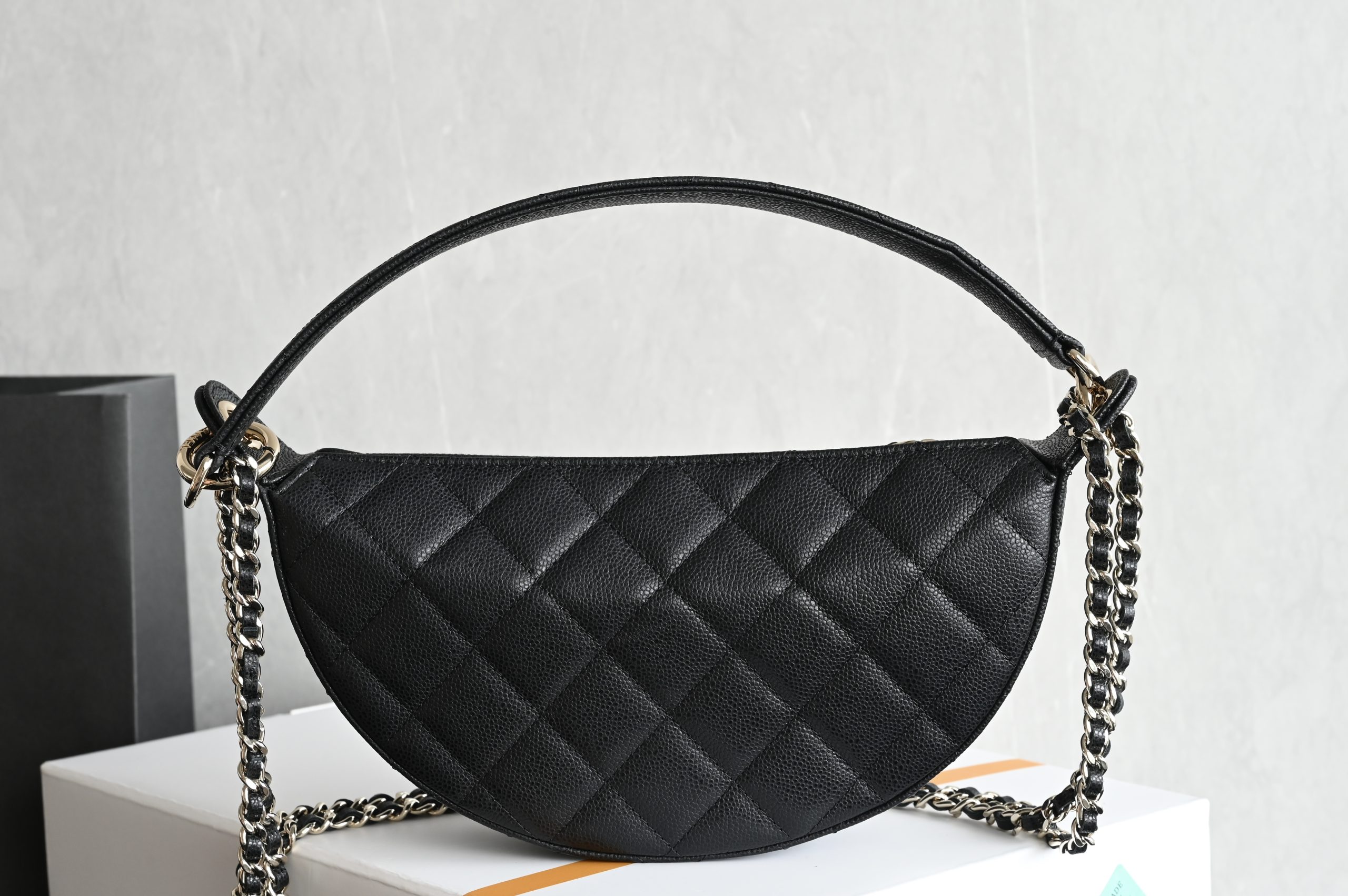 Bolso Chanel Hobo Luna Colección Primavera-Verano 2026 10 Bolso Chanel Hobo Luna Colección Primavera-Verano 2026 - Image 10