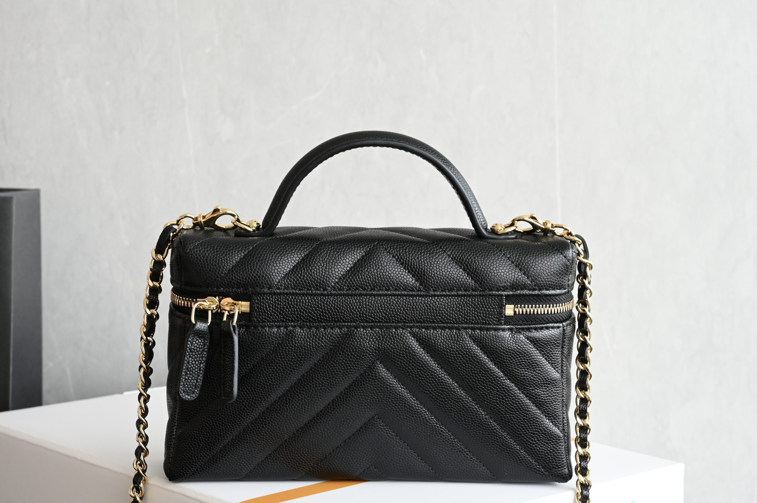 bolso Vanity de Chanel - Image 3