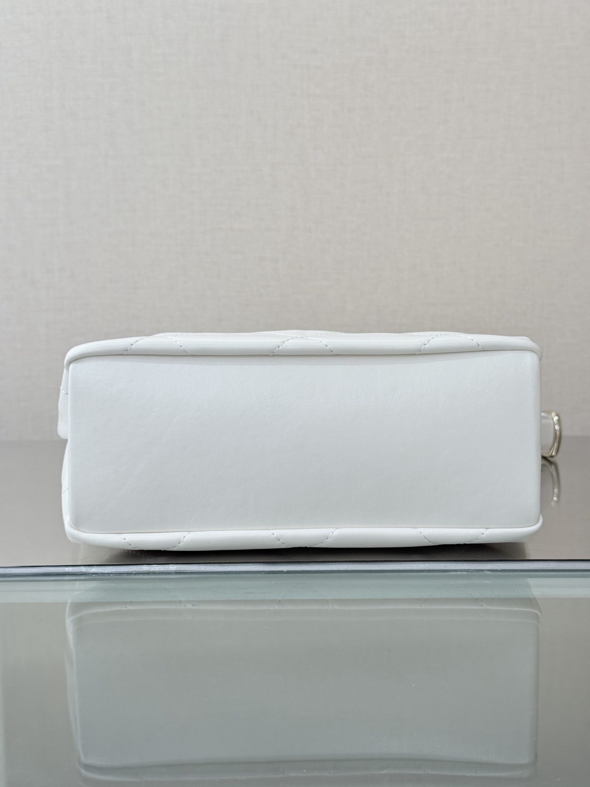 Bolso Chanel Hobo Pequeño - Image 6