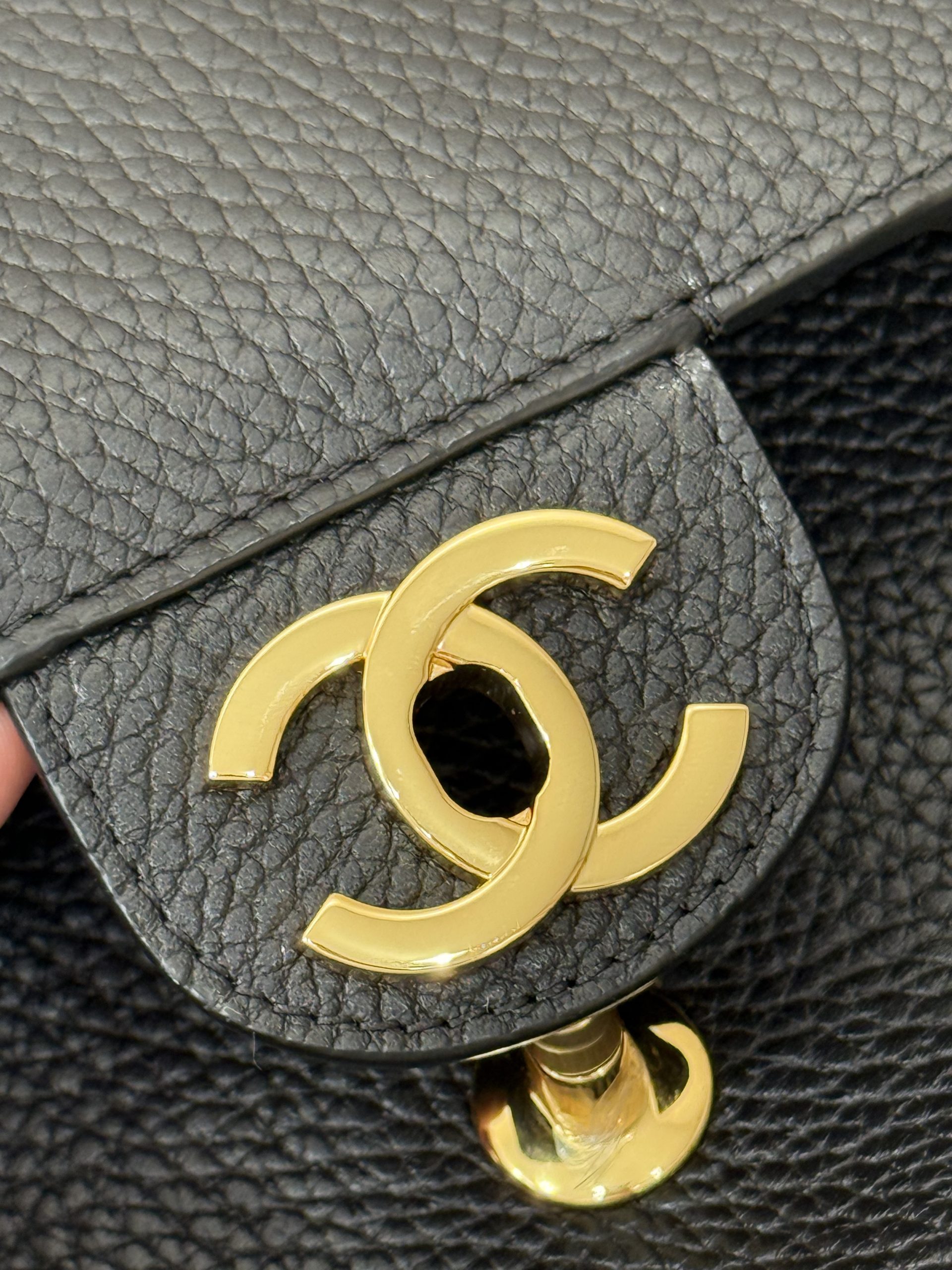 Bolso CHANEL con solapa Maxi 4 Bolso CHANEL con solapa Maxi - Image 4