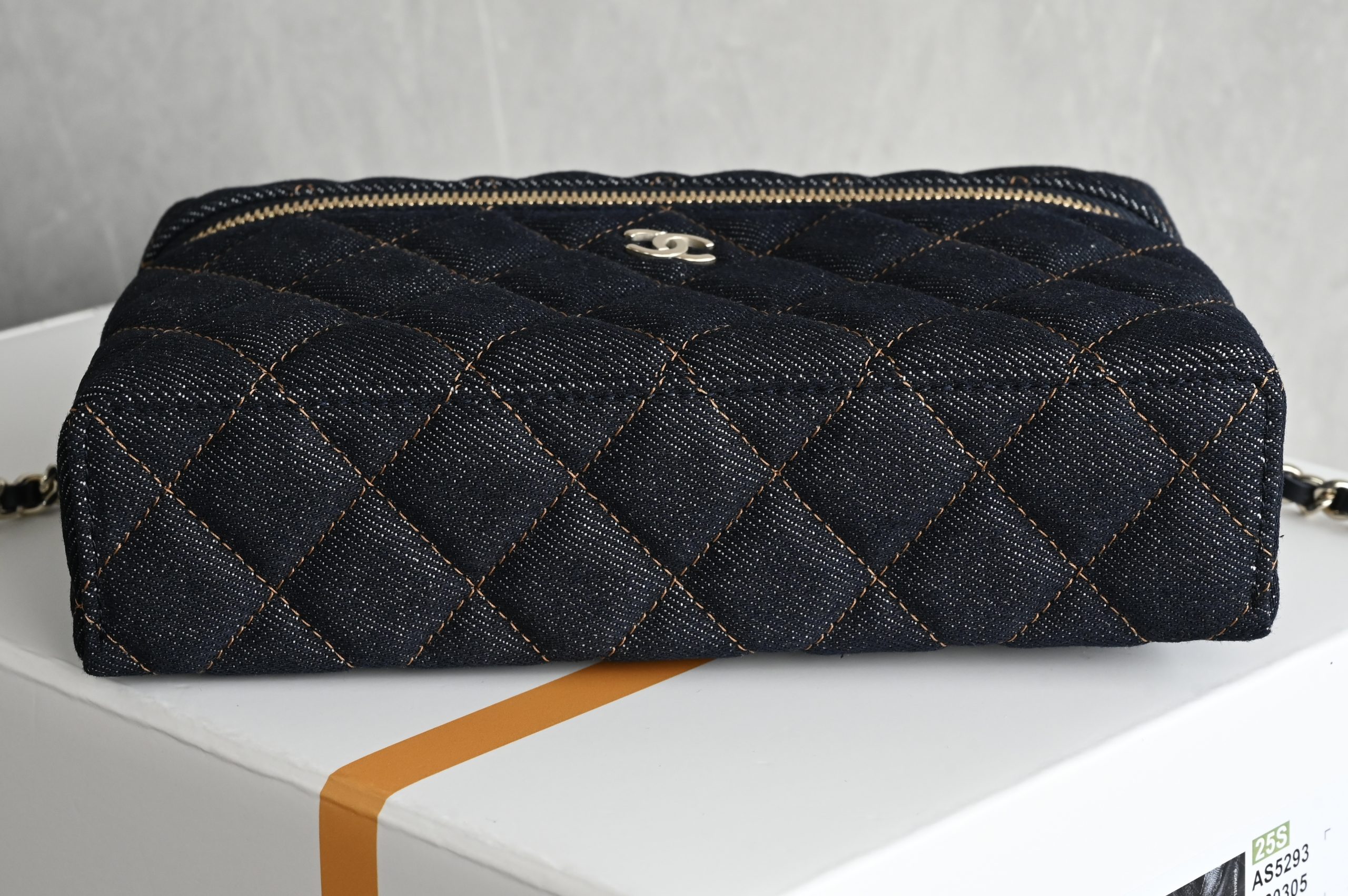 Chanel Classic Vanity con cadena - Image 8