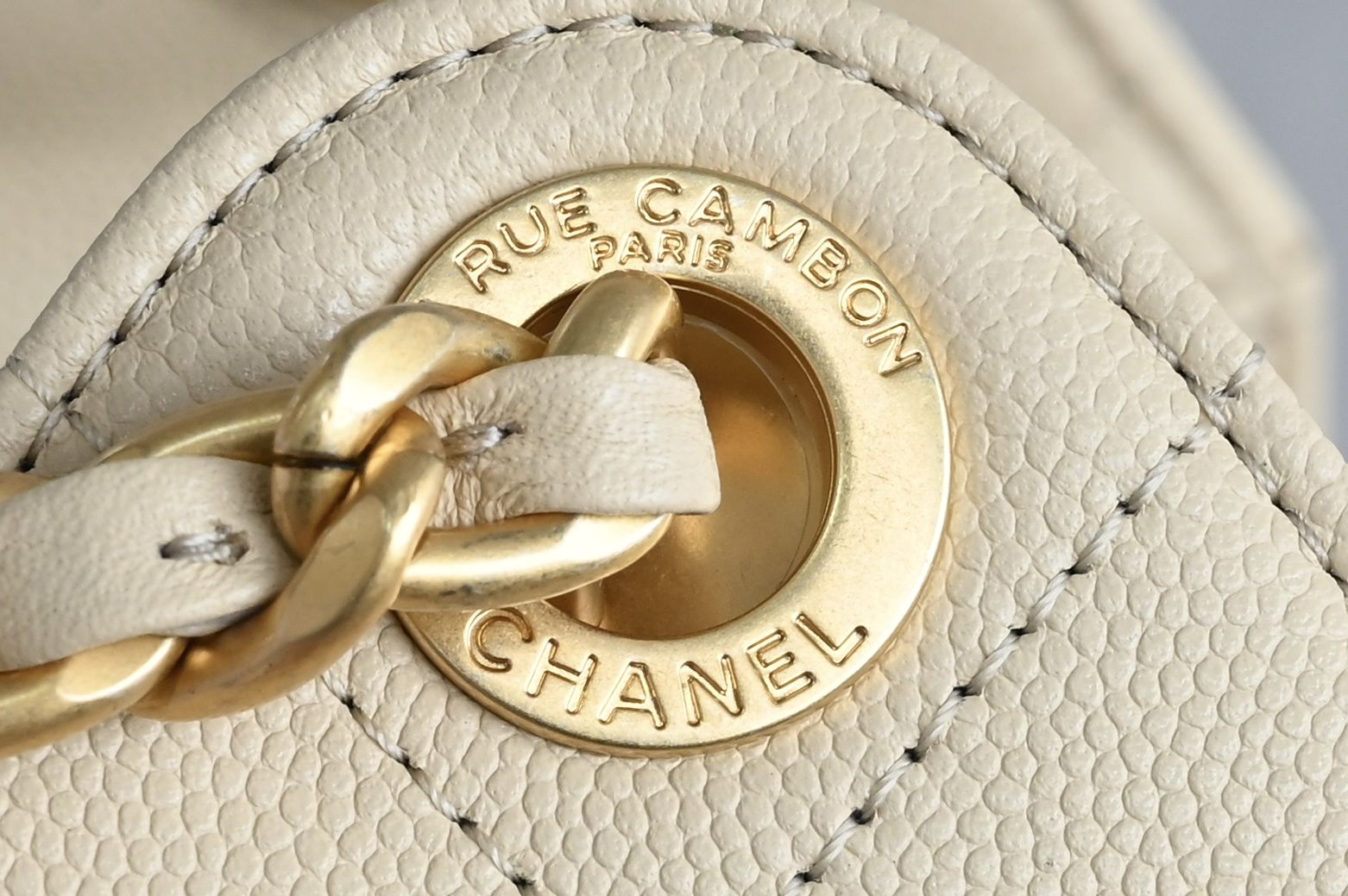 Bolso Chanel 25 Mini Hobo - Image 6