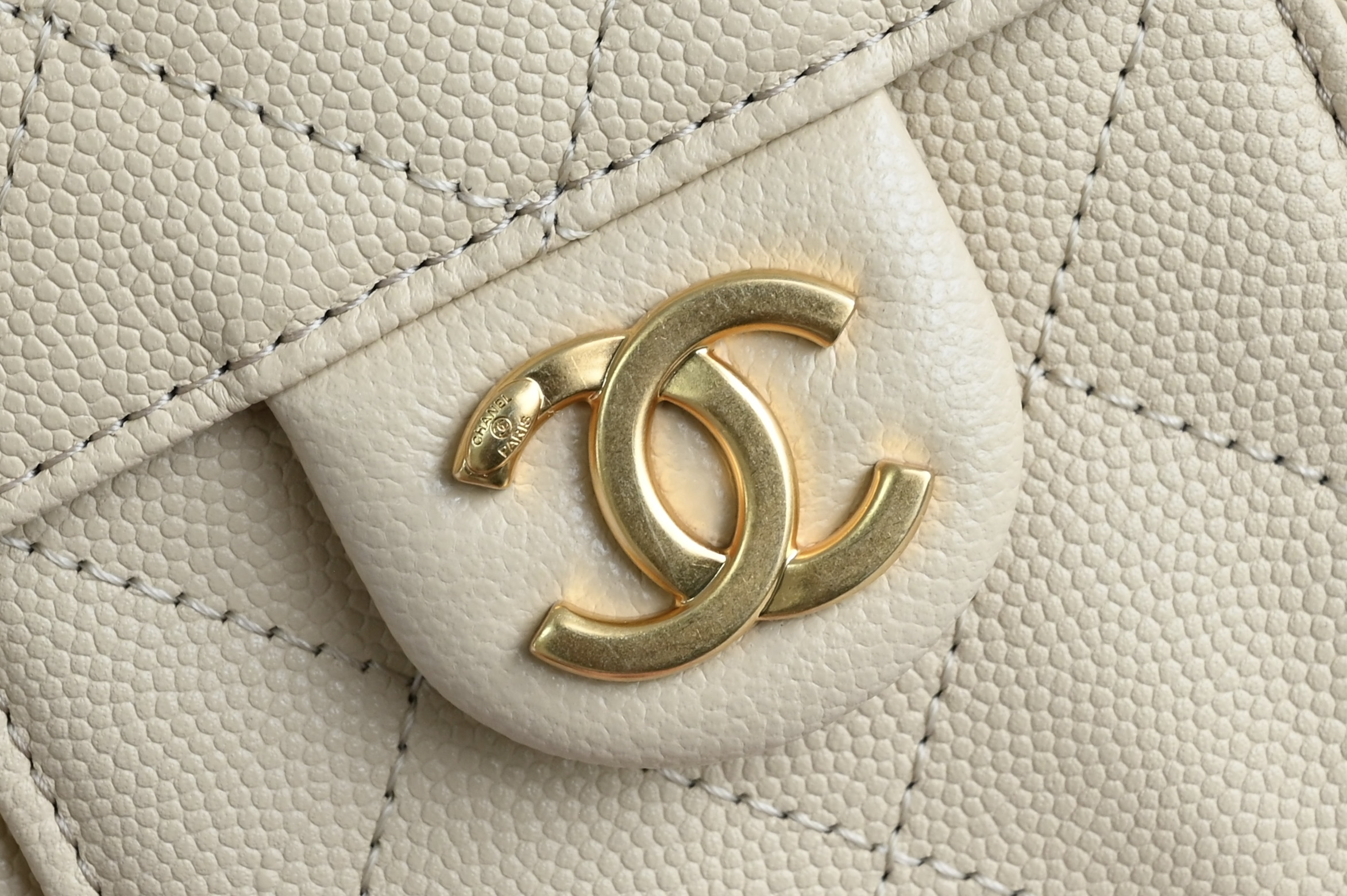 Bolso Chanel 25 Mini Hobo - Image 5
