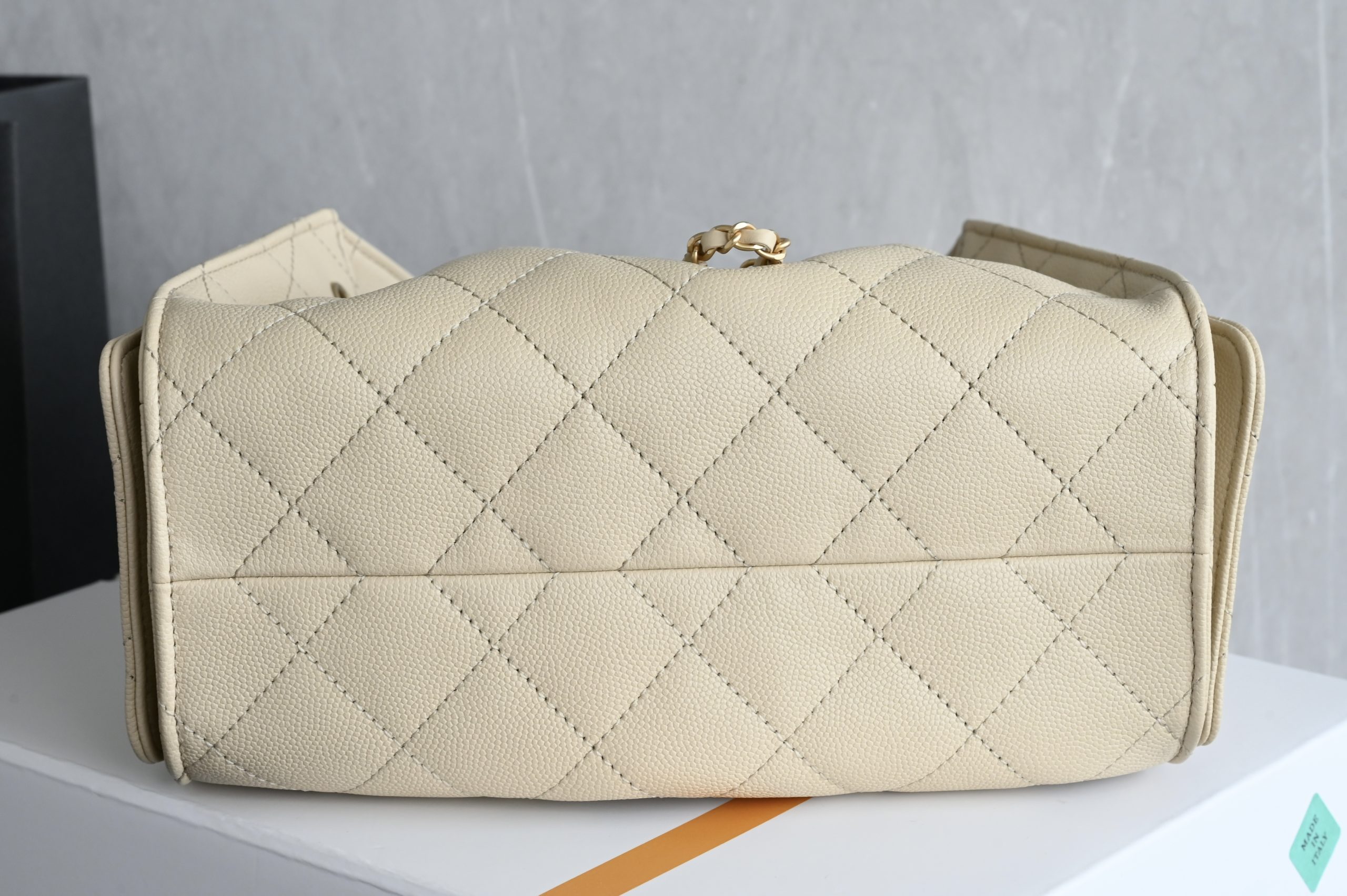 Bolso Chanel 25 Mini Hobo - Image 4