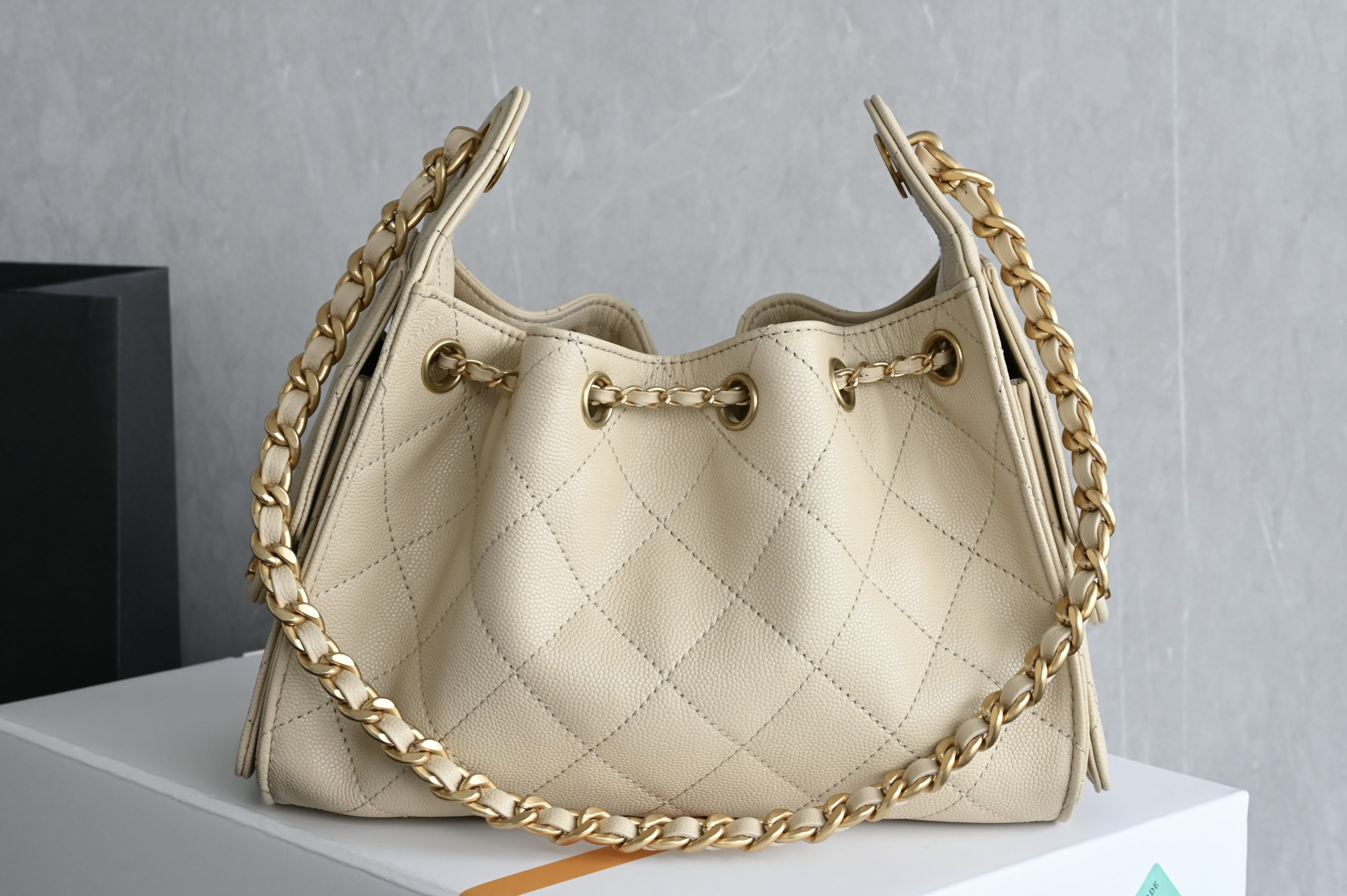 Bolso Chanel 25 Mini Hobo - Image 2