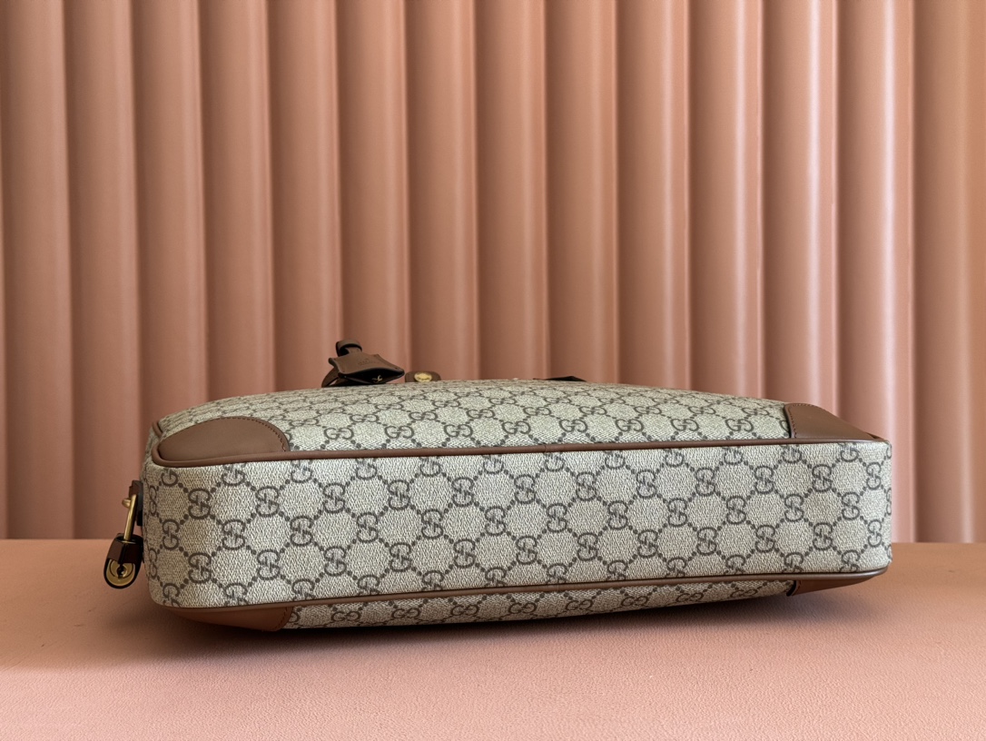 Maletín mediano Gucci con emblema GG - Image 8