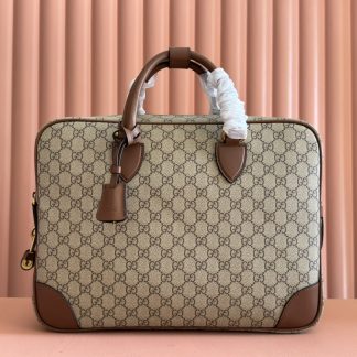Maletín mediano Gucci con emblema GG