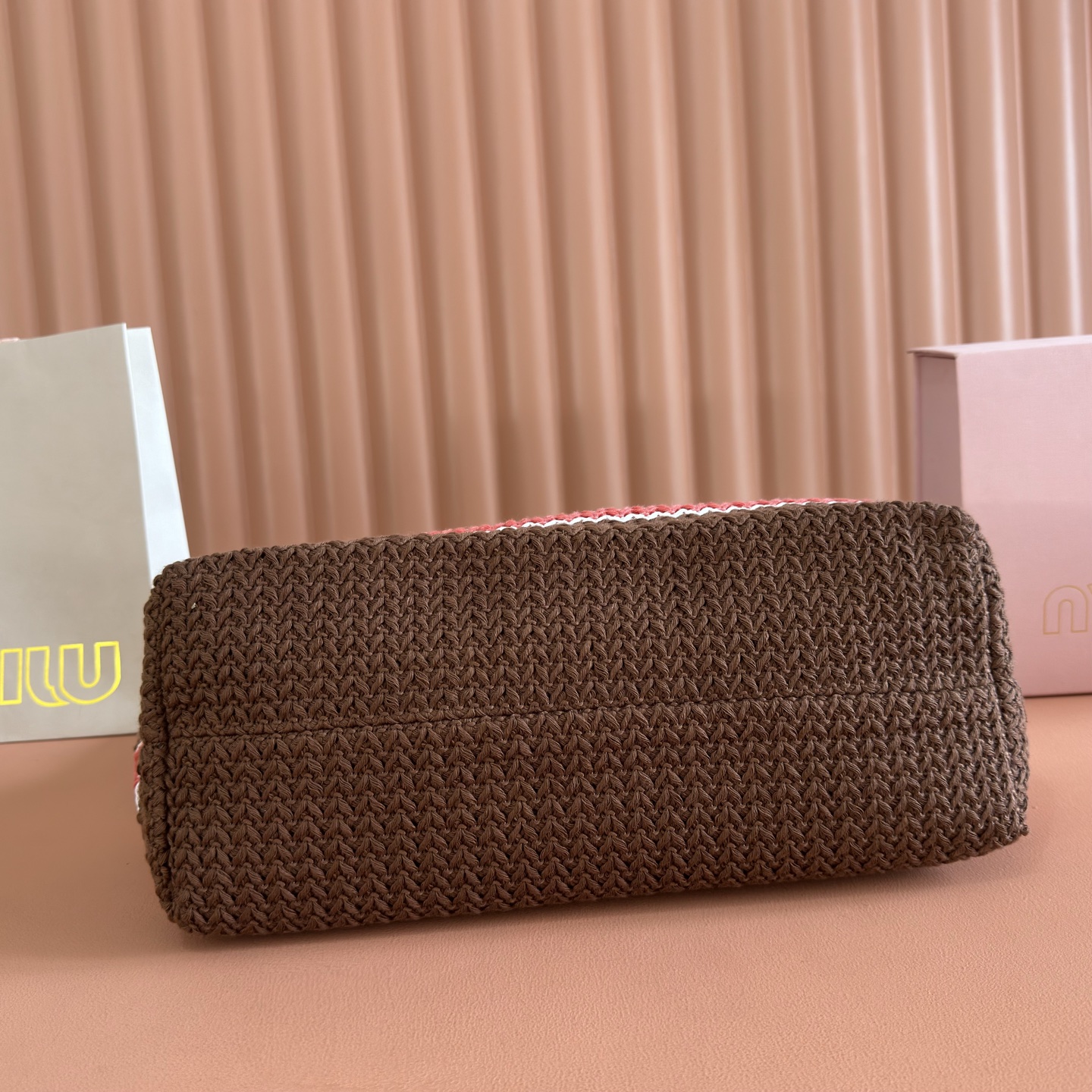 Bolso tote tejido a rayas de Miu Miu - Image 5