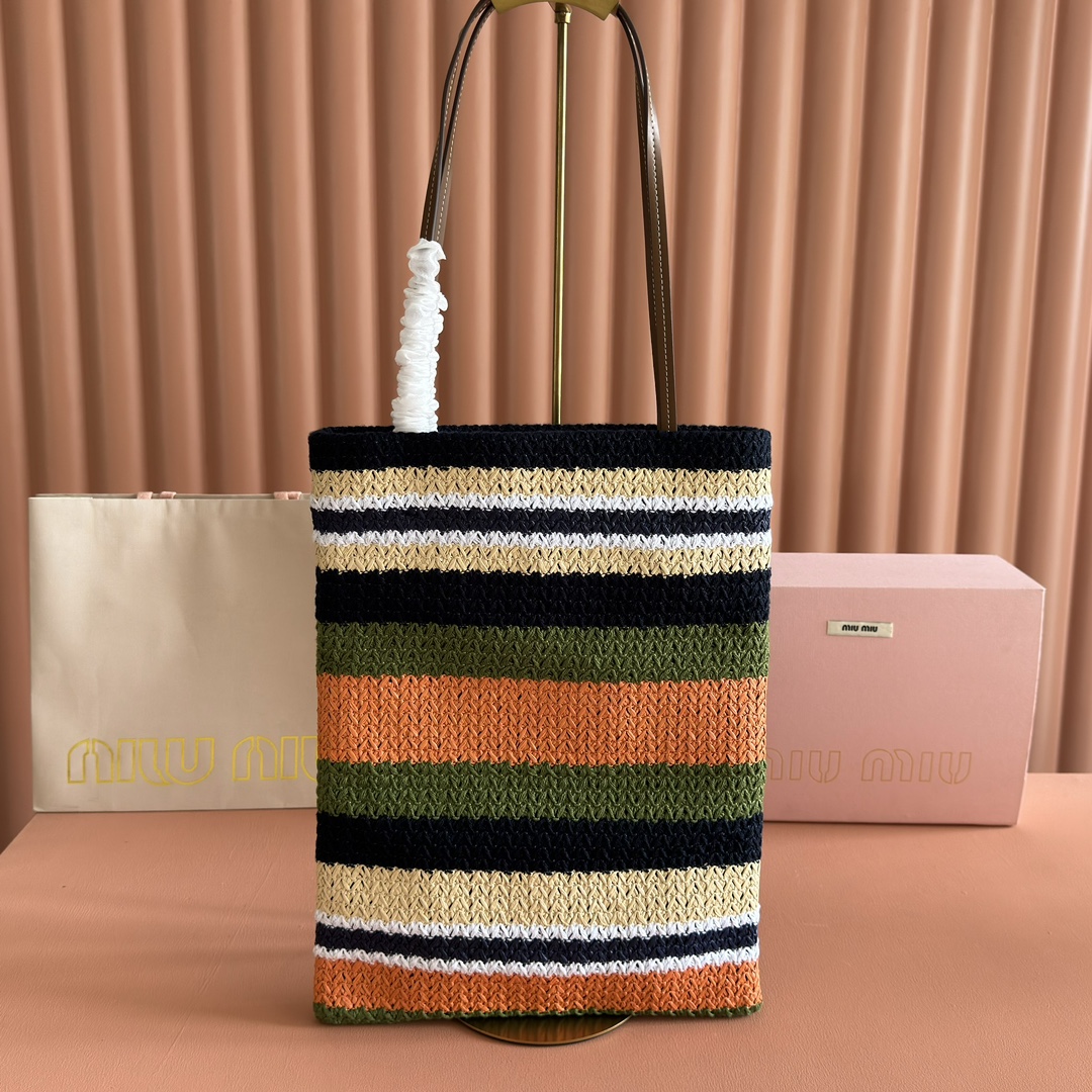Bolso tote de crochet a rayas de Miu Miu - Image 3
