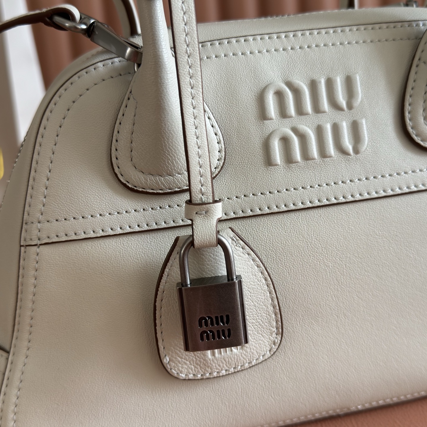 Bolso mini bowling Miu Miu Vivant - Image 4