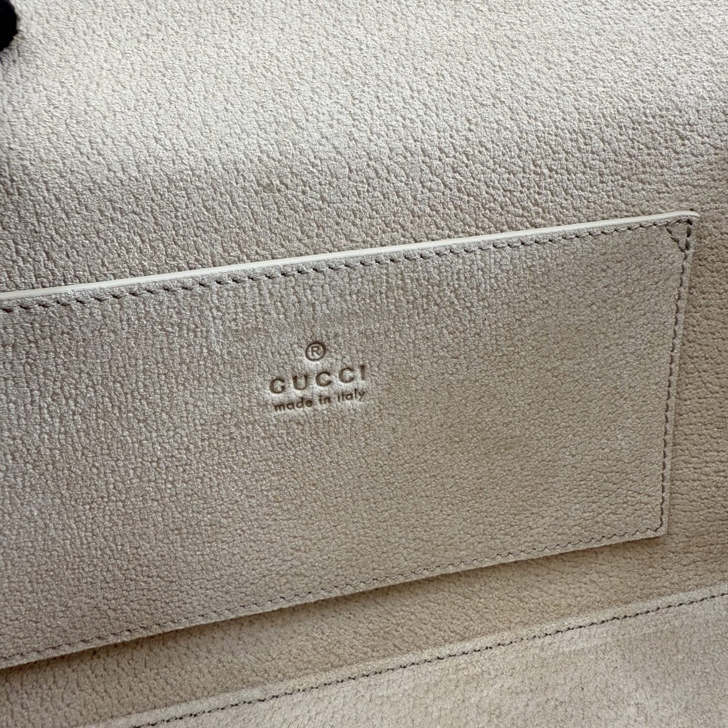 el dios griego Dioniso gucci - Image 10