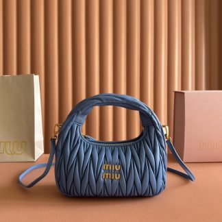 Bolso de mano Miu Miu Wander Matelassé de piel de cordero tipo hobo