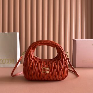 Bolso hobo Wander Matelassé de piel de cordero rojo