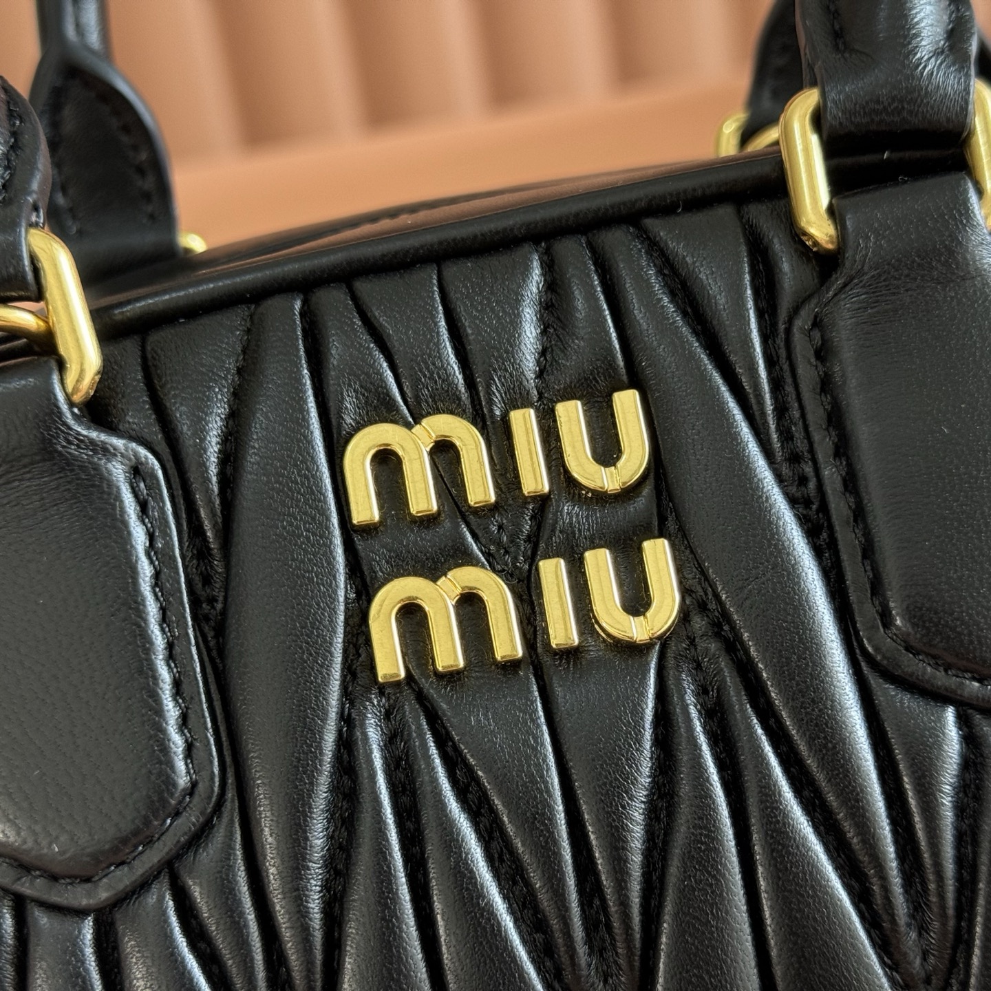 Bolso de mano bandolera Miu Miu Arcadie negro - Image 9