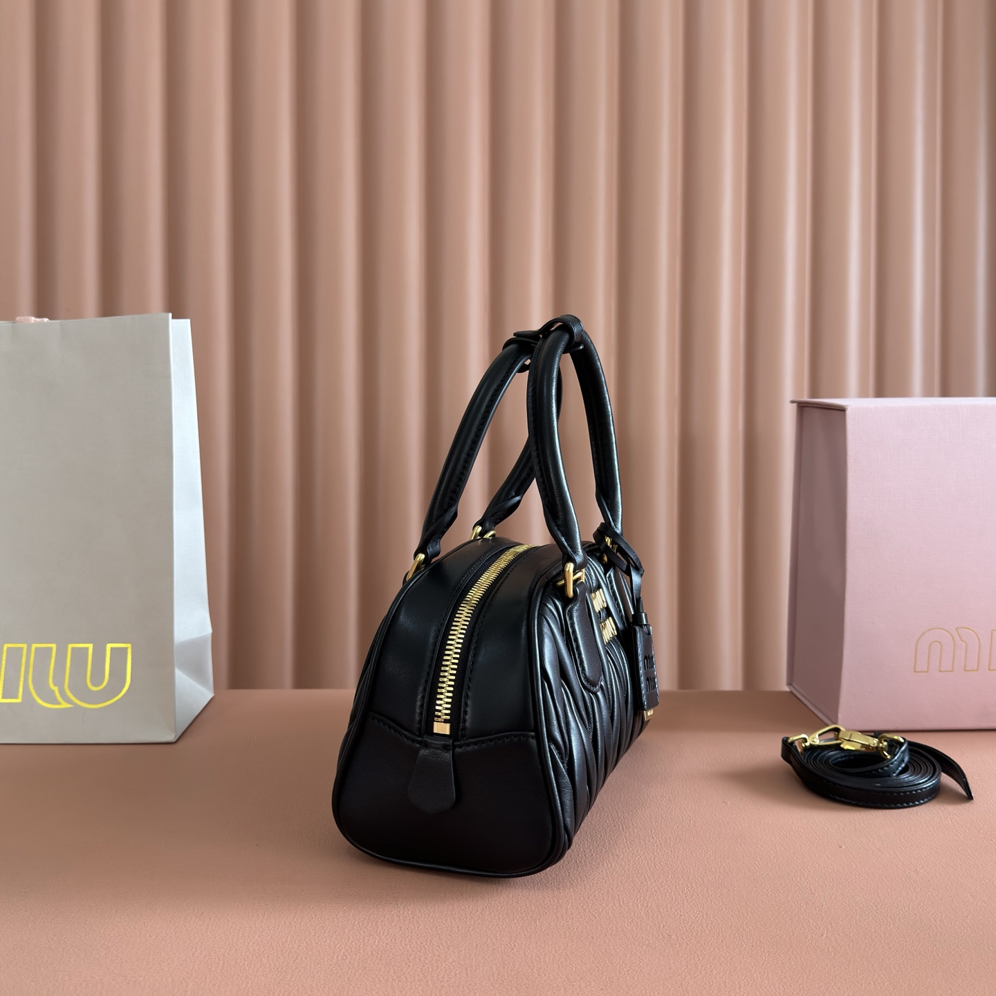 Bolso de mano bandolera Miu Miu Arcadie negro - Image 8