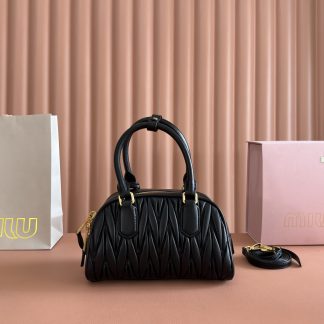 Bolso de mano bandolera Miu Miu Arcadie negro