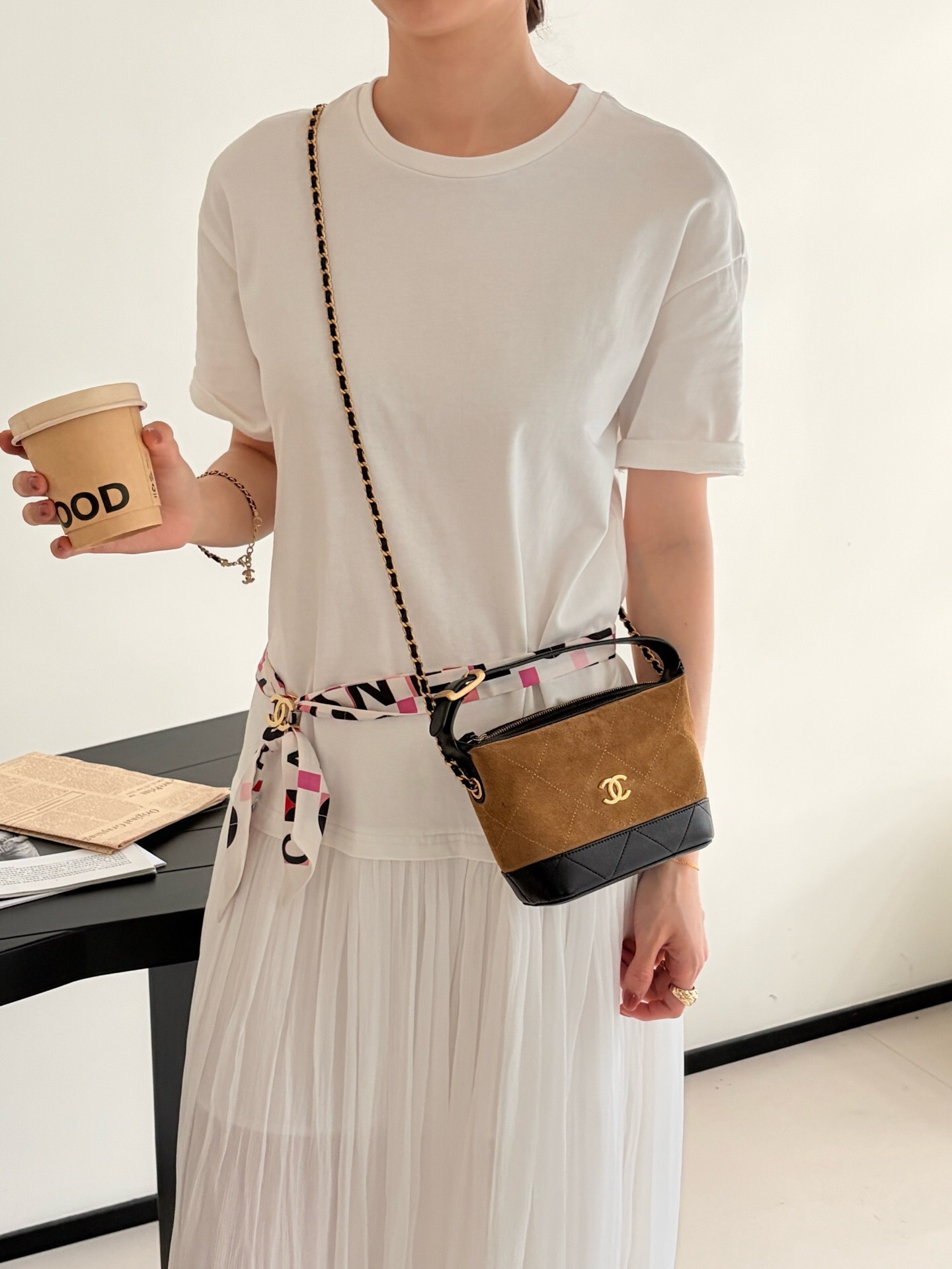 Bolso Hobo Pequeño Chanel 26S - Image 2