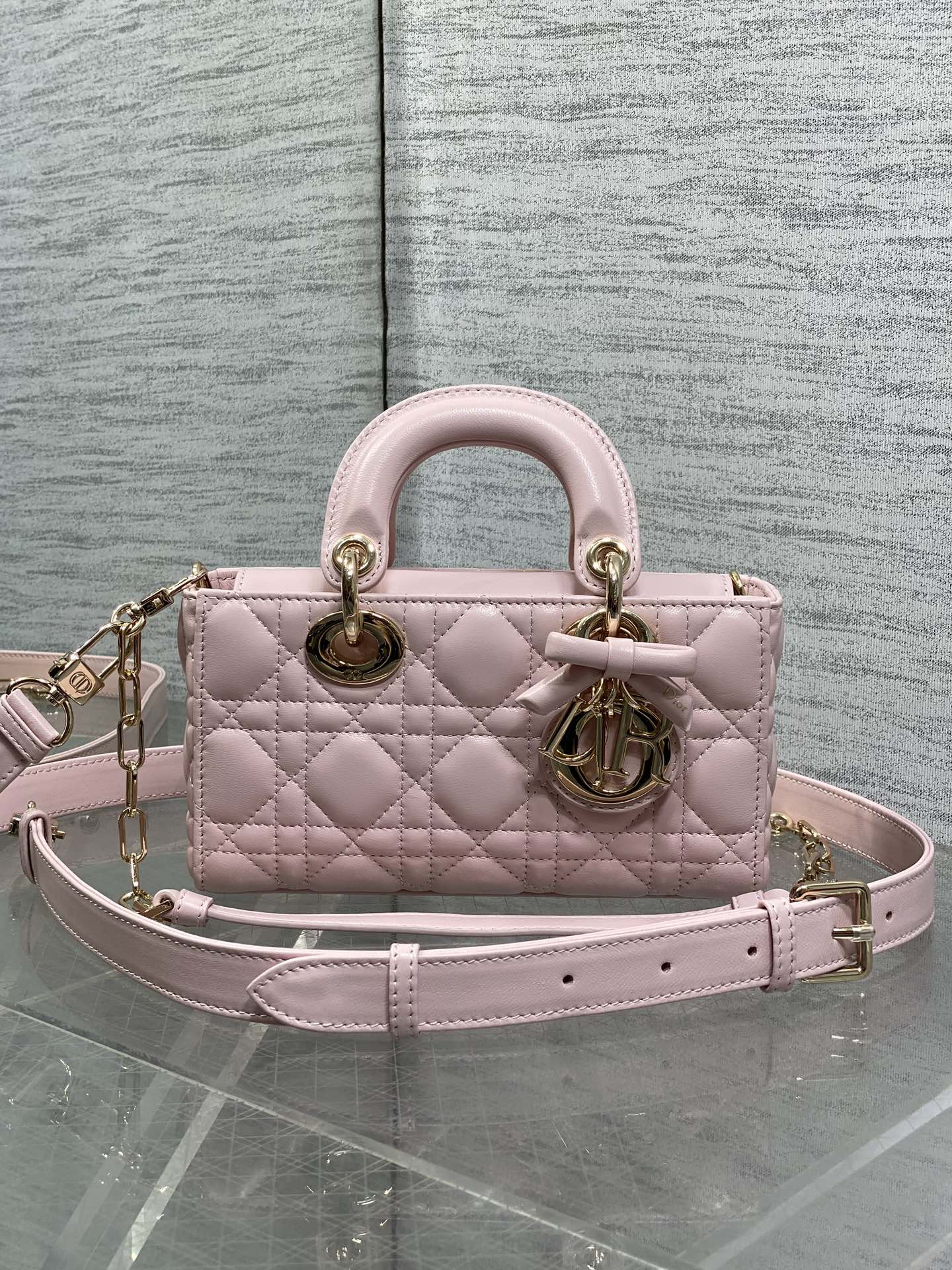 Dior Lady Dior Este-Oeste Pequeño 1 Dior Lady Dior Este-Oeste Pequeño