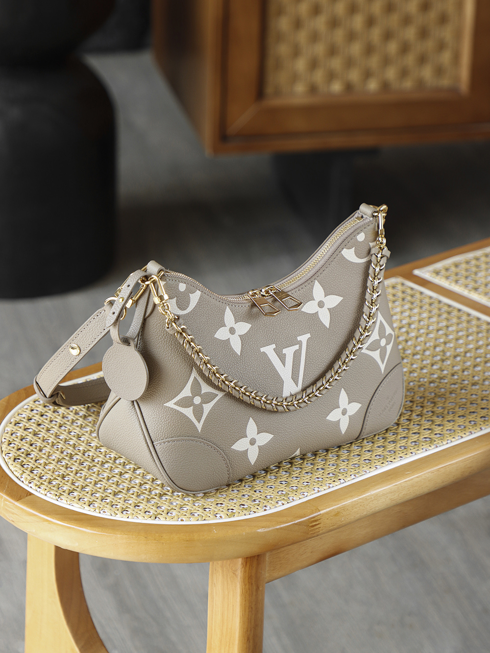 Bolso Boulogne de Louis Vuitton en piel de vaca estampada Monograma Giant - Image 13
