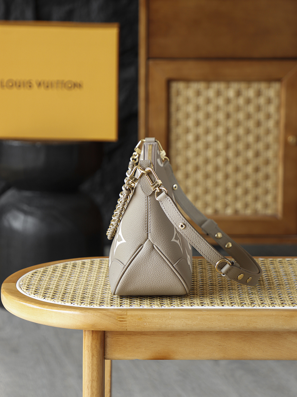 Bolso Boulogne de Louis Vuitton en piel de vaca estampada Monograma Giant - Image 8