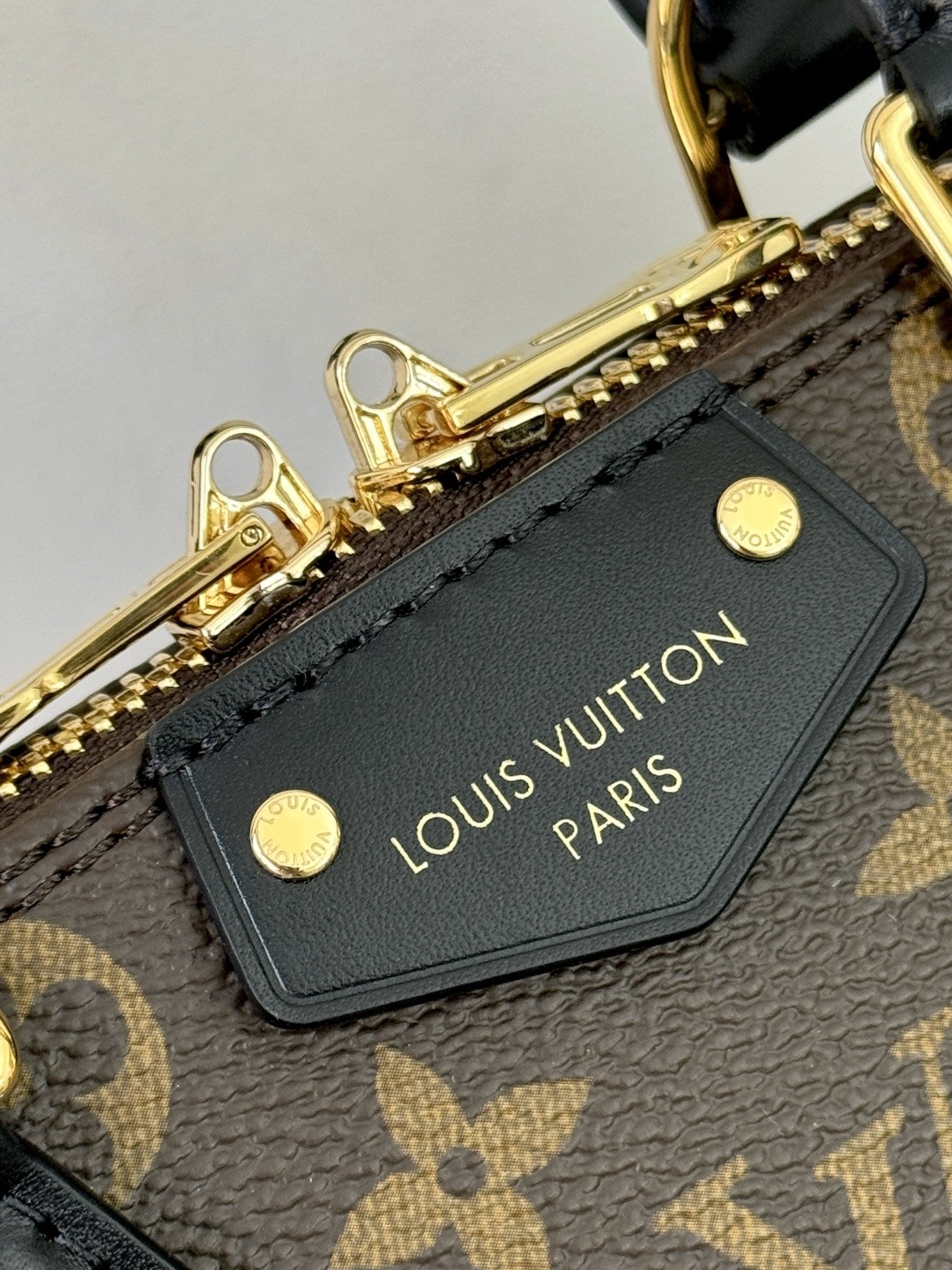 Bolso Alma BB de Louis Vuitton en lona Monograma clásica - Image 3