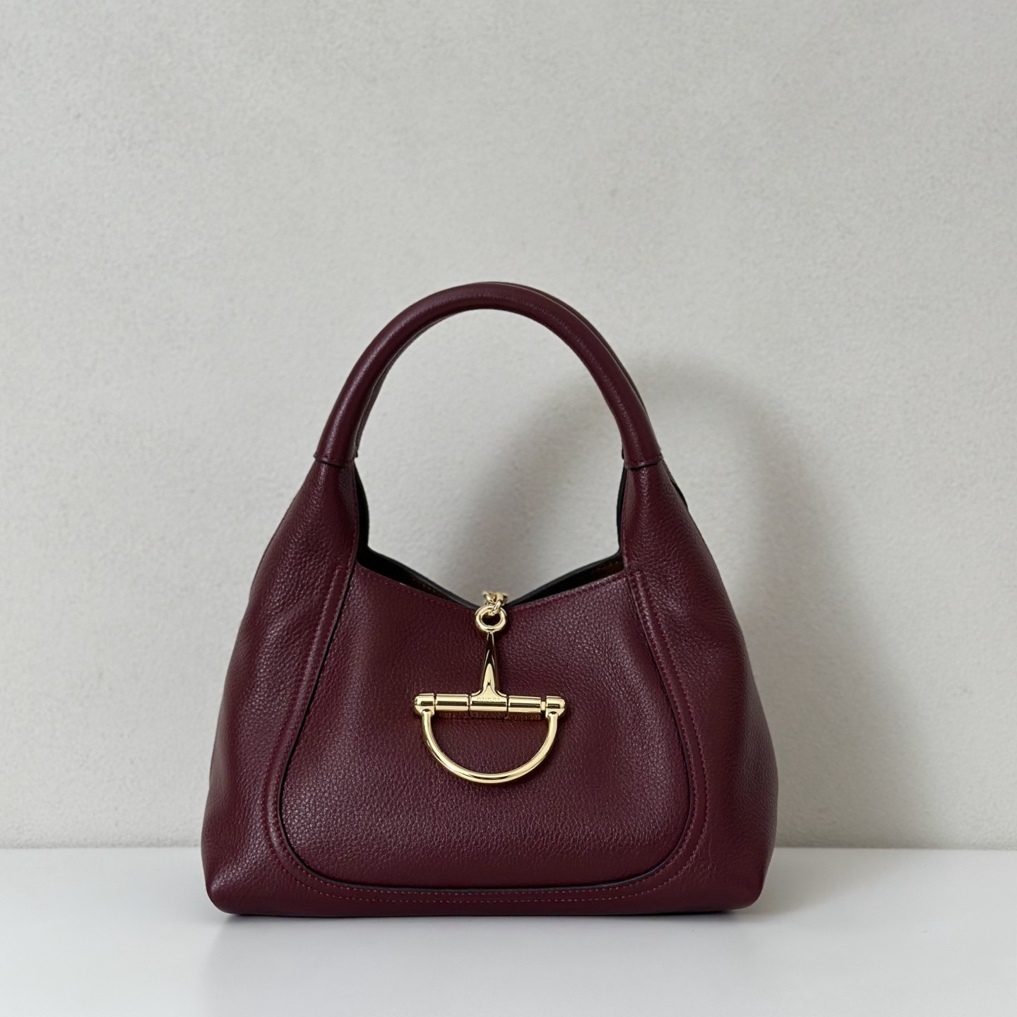 Bolso Softbit de cuero con asa superior