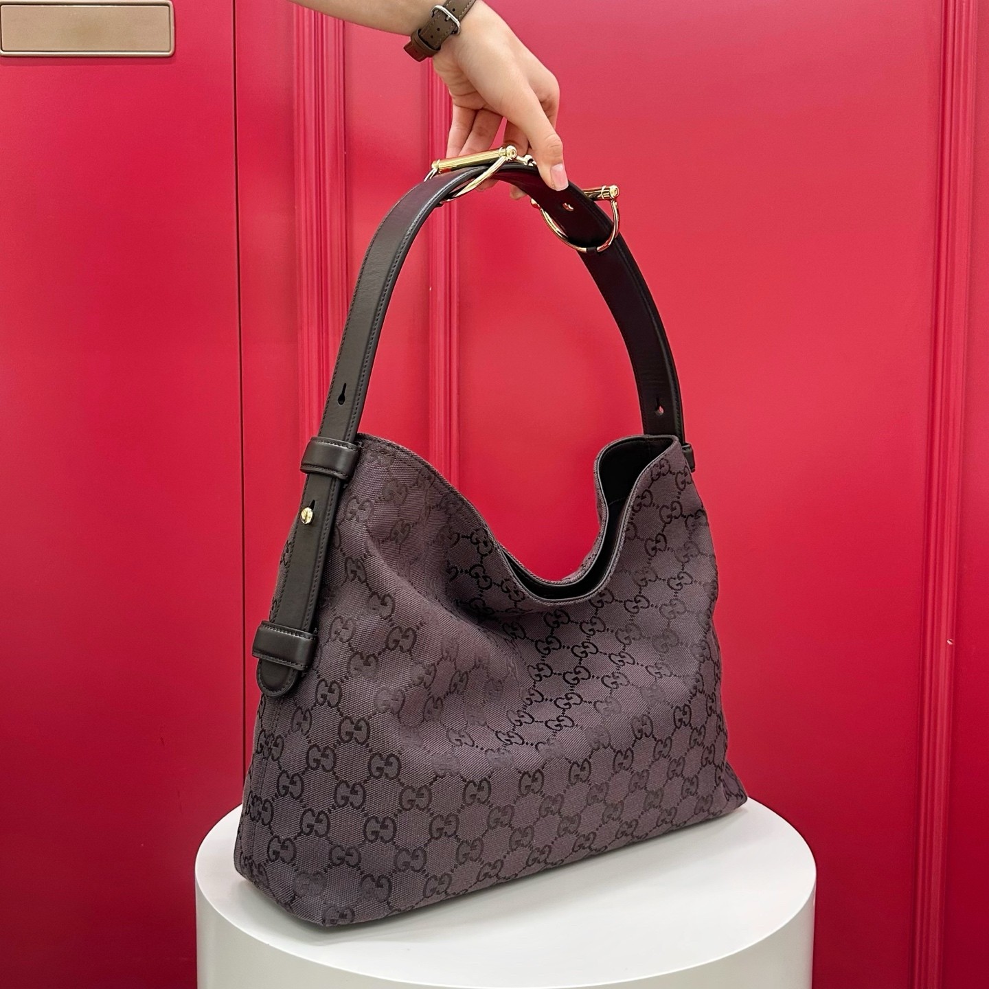 Bolso Hobo Maxi Beatrix con detalle Horsebit, lona GG beige original - Image 4