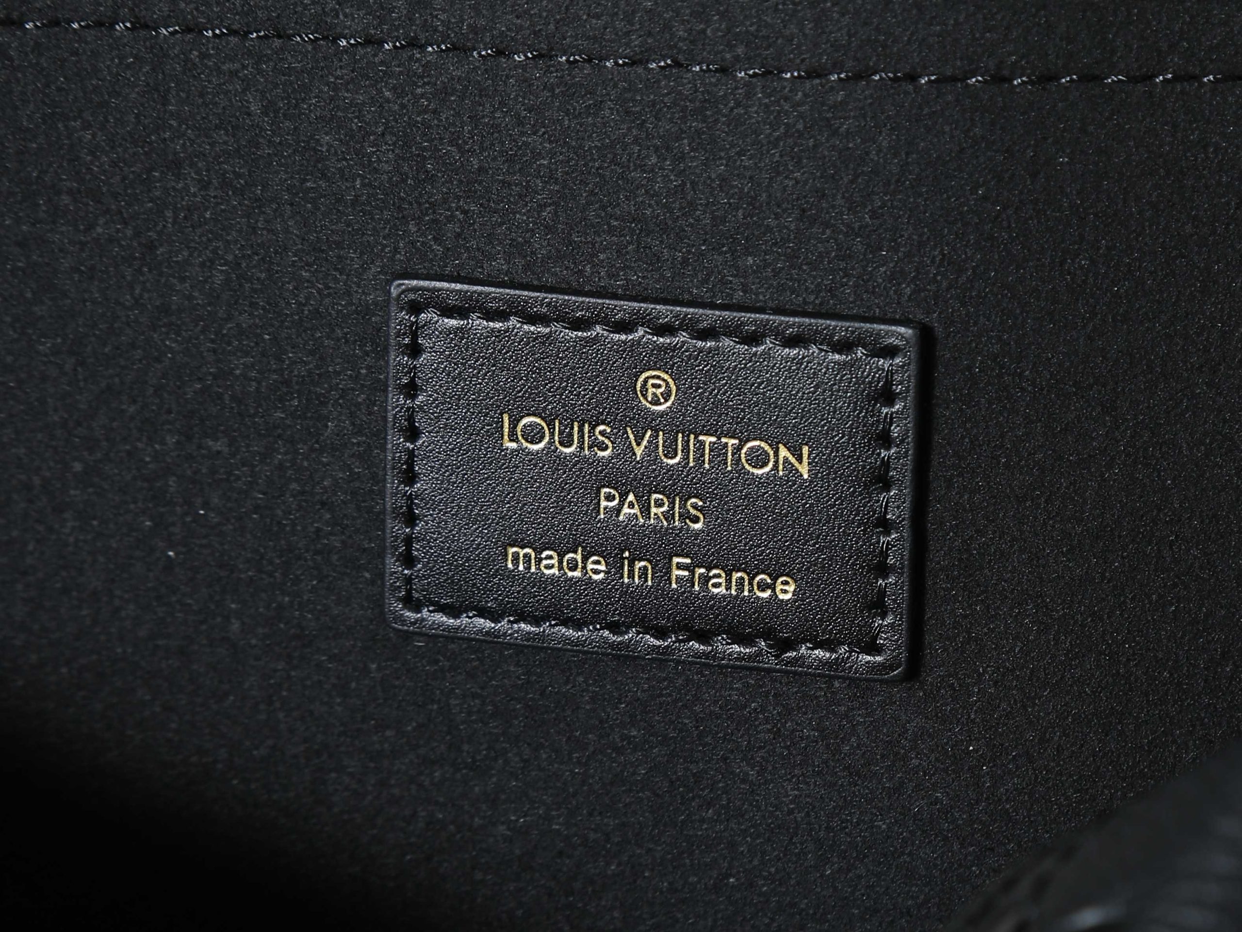 Bolso Alma PM de Louis Vuitton en piel Monogram Empreinte color negro - Image 11