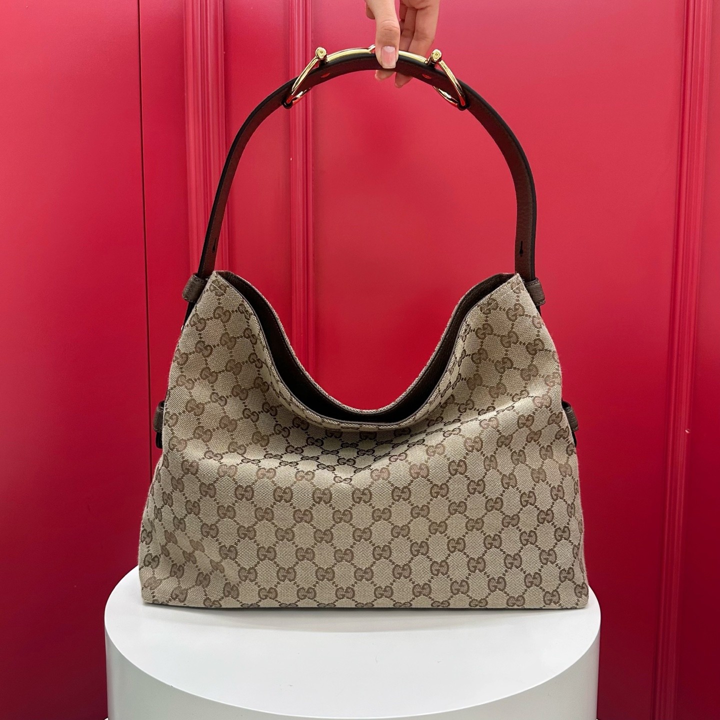 Bolso Hobo Maxi Beatrix con detalle Horsebit, lona GG beige original