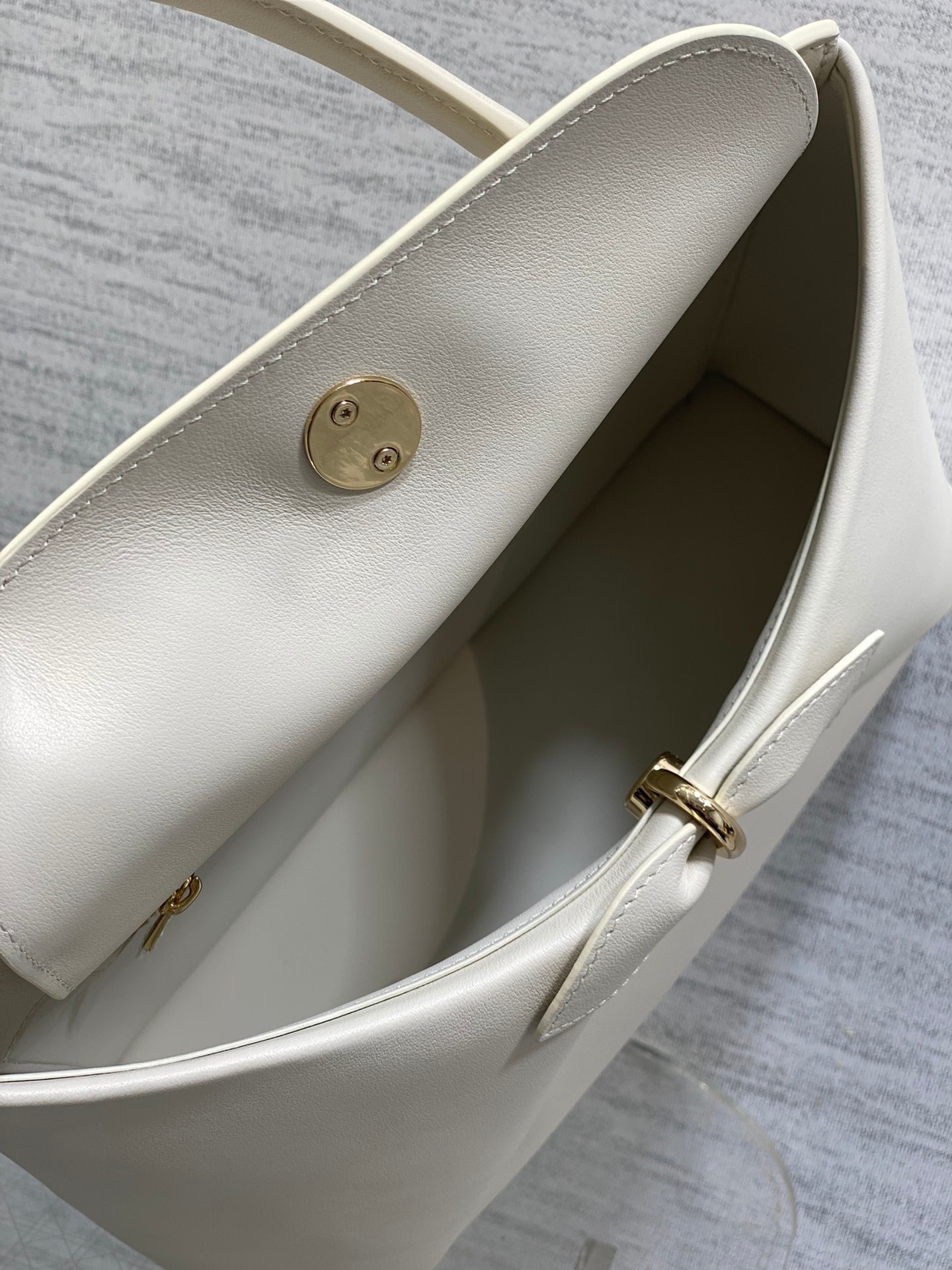 Bolso de mano de lujo Dior con lazo - Image 5
