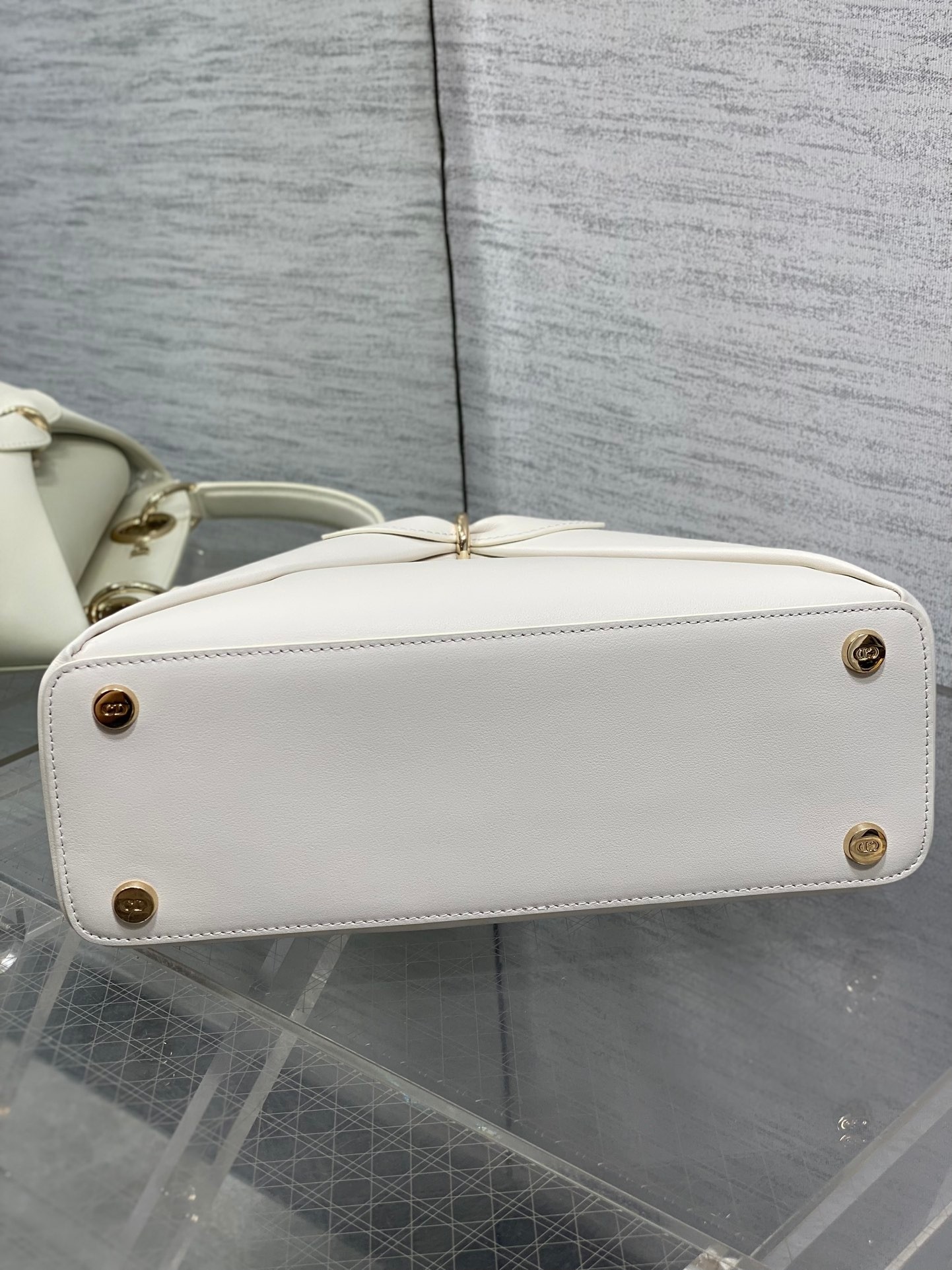 Bolso de mano de lujo Dior con lazo - Image 3