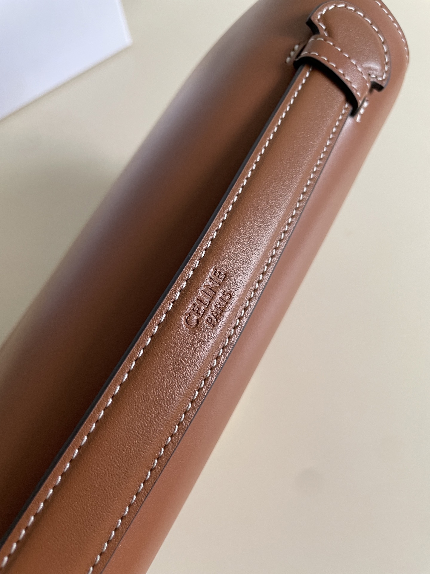 Bolso de lujo Celine Triomphe Folio marrón - Image 3