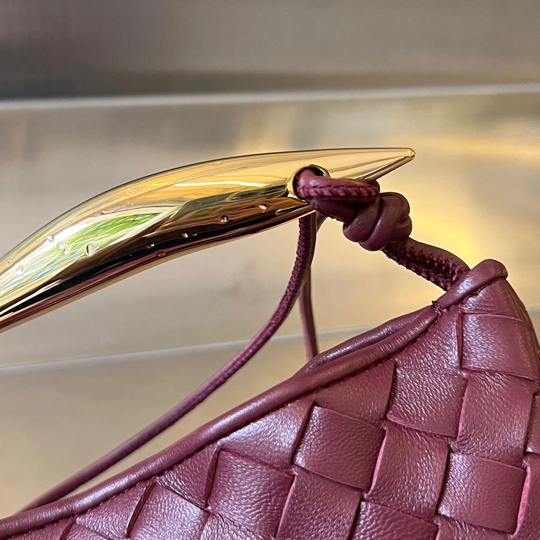 bolsos de lujo mano Bottega Veneta Sardine Mini Bag In Barolo Intrecciato Lambskin 10 bolsos de lujo mano Bottega Veneta Sardine Mini Bag In Barolo Intrecciato Lambskin - Image 10