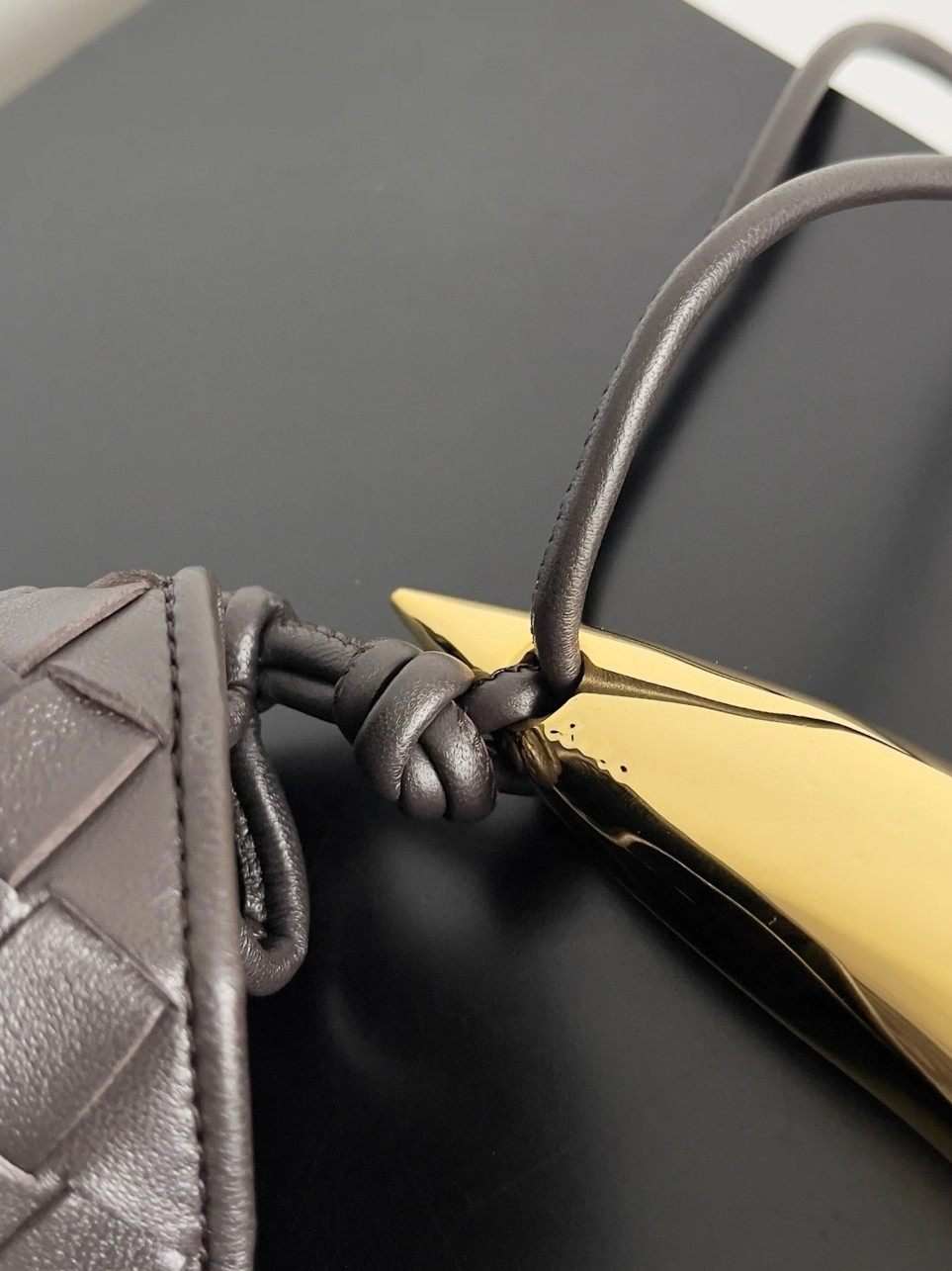 bolsos de lujo mano Bottega Veneta Sardine Medium Bag in Fondant Intrecciato Lambskin 5 bolsos de lujo mano Bottega Veneta Sardine Medium Bag in Fondant Intrecciato Lambskin - Image 5