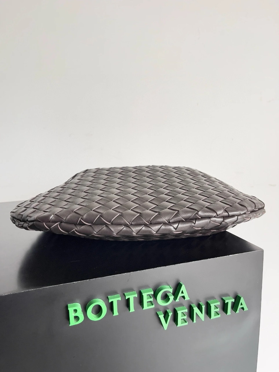 bolsos de lujo mano Bottega Veneta Sardine Medium Bag in Fondant Intrecciato Lambskin 6 bolsos de lujo mano Bottega Veneta Sardine Medium Bag in Fondant Intrecciato Lambskin - Image 6