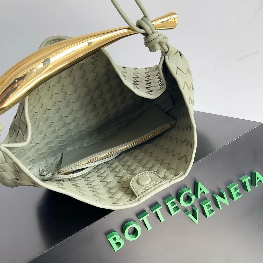 bolsos de lujo mano Bottega Veneta Sardine Medium Bag in Travertine Intrecciato Lambskin 8 bolsos de lujo mano Bottega Veneta Sardine Medium Bag in Travertine Intrecciato Lambskin - Image 8
