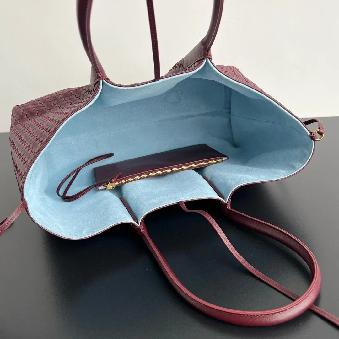 bolsos de lujo mujer Bottega Veneta Pinacoteca Large Bag in Barolo Intrecciato Calfskin 6 bolsos de lujo mujer Bottega Veneta Pinacoteca Large Bag in Barolo Intrecciato Calfskin - Image 6