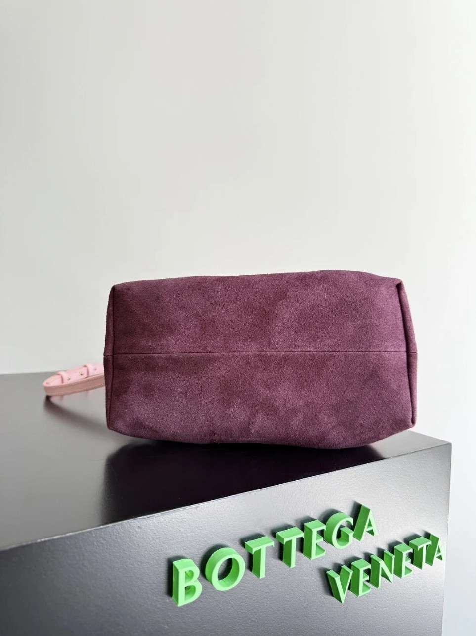 bolsos de lujo mujer Bottega Veneta Pinacoteca Small Bag in Pink Intrecciato Calfskin 5 bolsos de lujo mujer Bottega Veneta Pinacoteca Small Bag in Pink Intrecciato Calfskin - Image 5