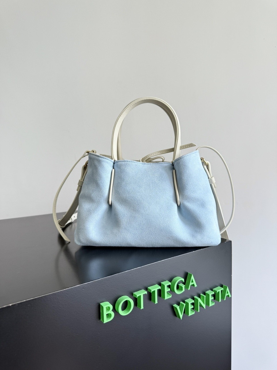 bolsos de lujo mujer Bottega Veneta Pinacoteca Small Bag in Sea Salt Intrecciato Calfskin 4 bolsos de lujo mujer Bottega Veneta Pinacoteca Small Bag in Sea Salt Intrecciato Calfskin - Image 4