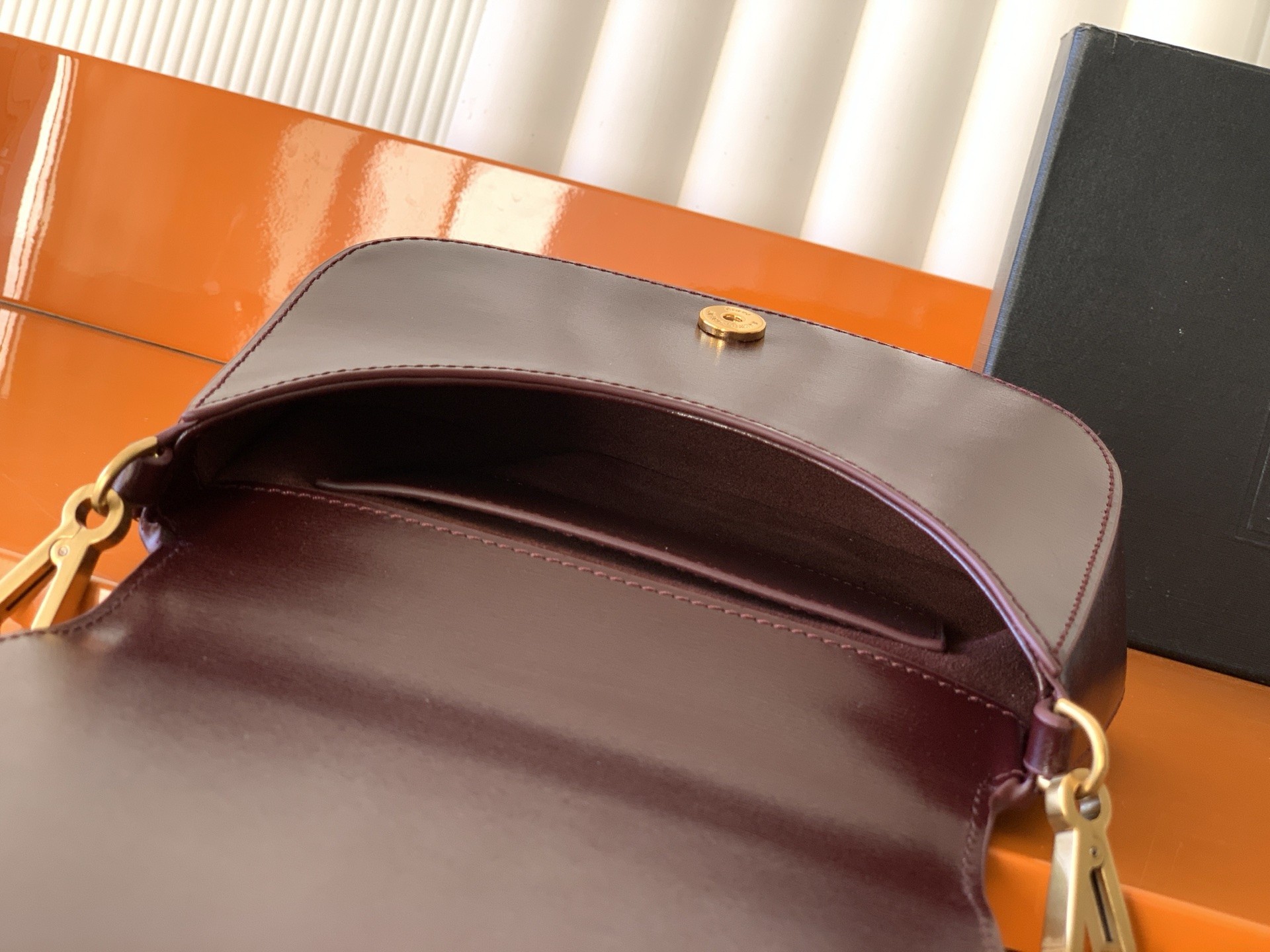 bolso alforja Voltaire para debajo del brazo - Image 7