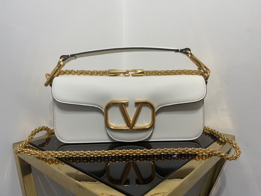 bolsos de lujo mujer Valentino Loco Large Shoulder Bag In White Calfskin 6 bolsos de lujo mujer Valentino Loco Large Shoulder Bag In White Calfskin - Image 6