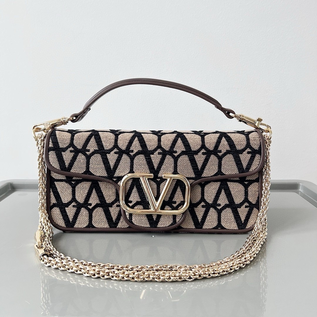 bolsos de lujo mujer Valentino Large Loco Shoulder Bag in Black Toile Iconographe 6 bolsos de lujo mujer Valentino Large Loco Shoulder Bag in Black Toile Iconographe - Image 6