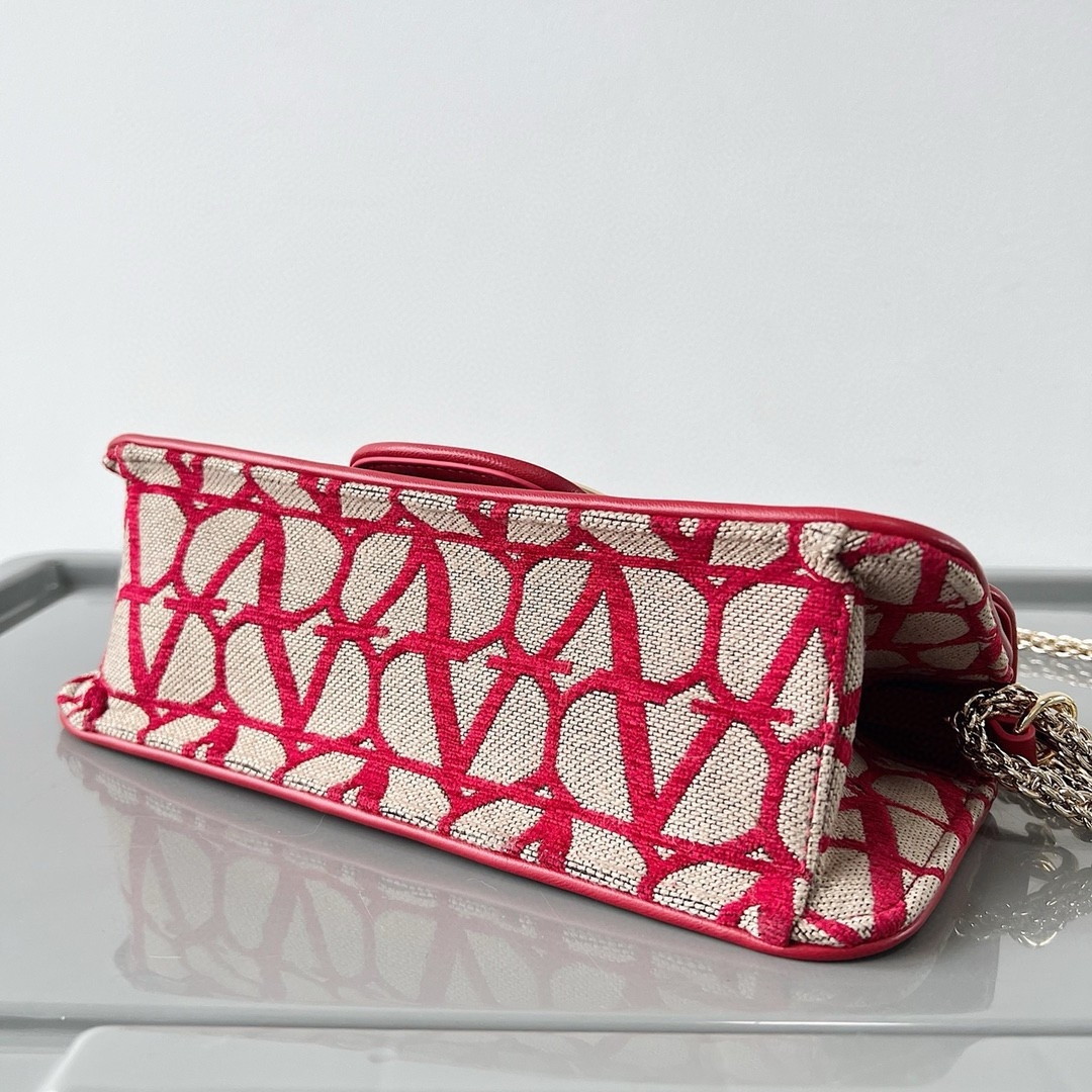 bolsos de lujo mujer Valentino Large Loco Shoulder Bag in Red Toile Iconographe 7 bolsos de lujo mujer Valentino Large Loco Shoulder Bag in Red Toile Iconographe - Image 7