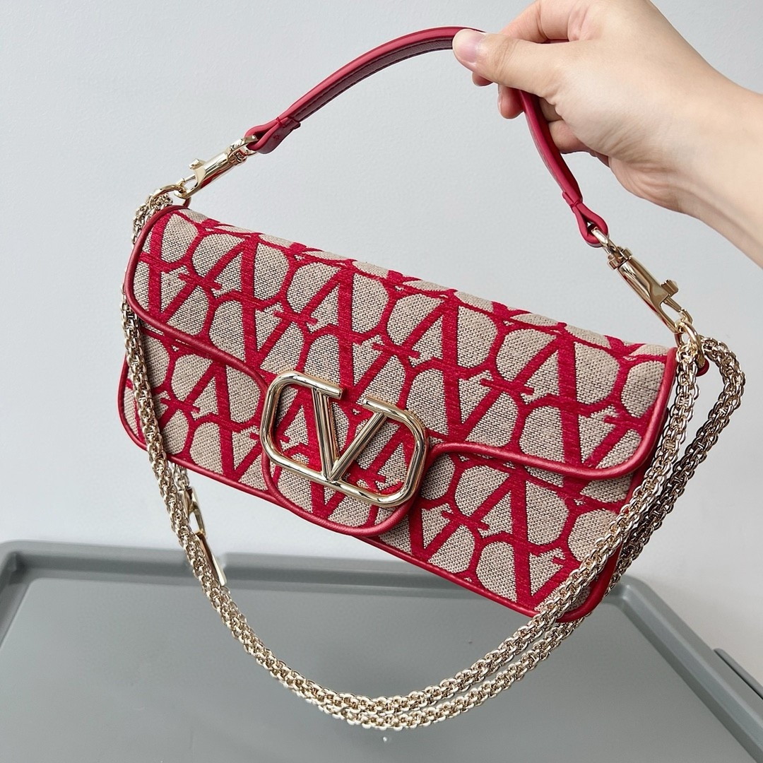 bolsos de lujo mujer Valentino Large Loco Shoulder Bag in Red Toile Iconographe 8 bolsos de lujo mujer Valentino Large Loco Shoulder Bag in Red Toile Iconographe - Image 8