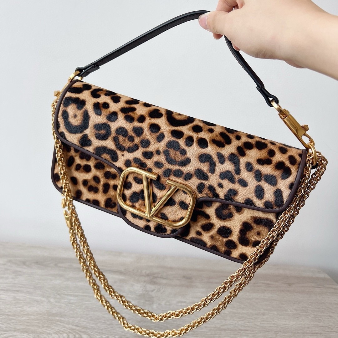 bolsos de lujo mujer Valentino Large Loco Shoulder Bag in Pony-effect Calfskin 2 bolsos de lujo mujer Valentino Large Loco Shoulder Bag in Pony-effect Calfskin - Image 2