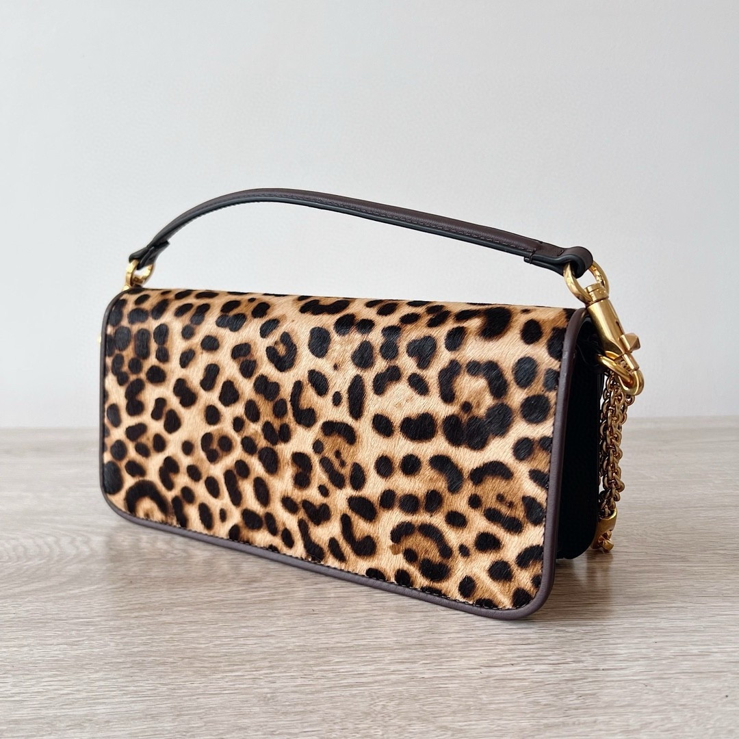 bolsos de lujo mujer Valentino Large Loco Shoulder Bag in Pony-effect Calfskin 5 bolsos de lujo mujer Valentino Large Loco Shoulder Bag in Pony-effect Calfskin - Image 5