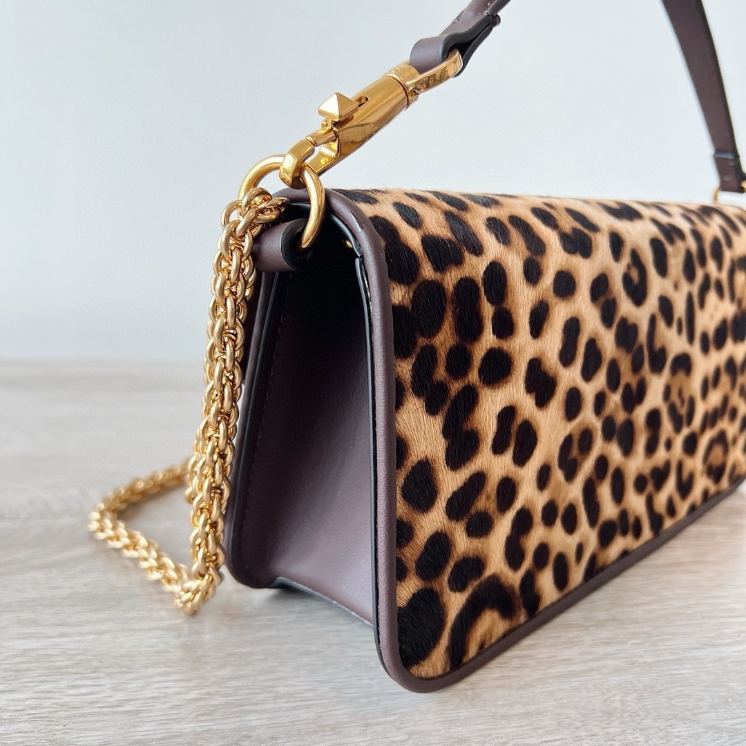 bolsos de lujo mujer Valentino Large Loco Shoulder Bag in Pony-effect Calfskin 7 bolsos de lujo mujer Valentino Large Loco Shoulder Bag in Pony-effect Calfskin - Image 7