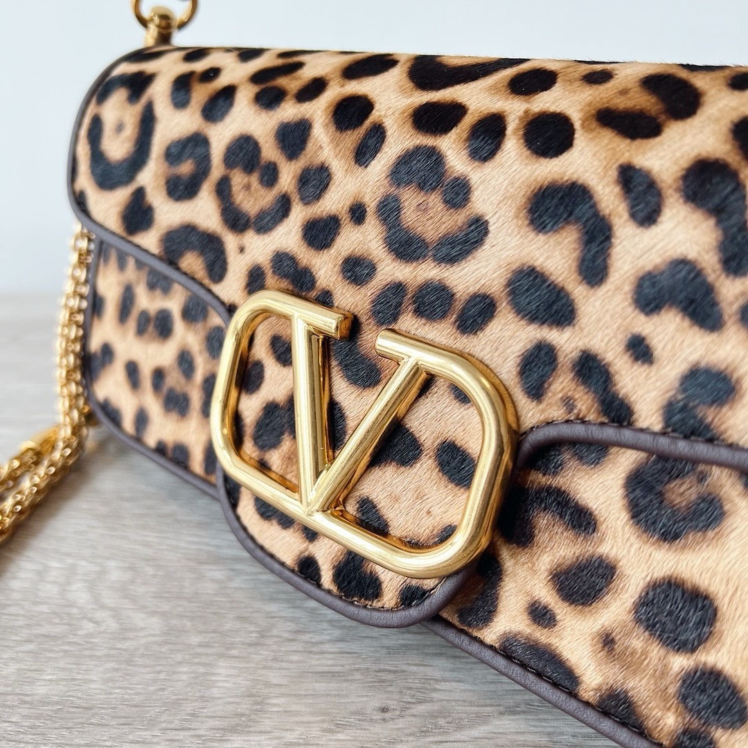 bolsos de lujo mujer Valentino Large Loco Shoulder Bag in Pony-effect Calfskin 8 bolsos de lujo mujer Valentino Large Loco Shoulder Bag in Pony-effect Calfskin - Image 8