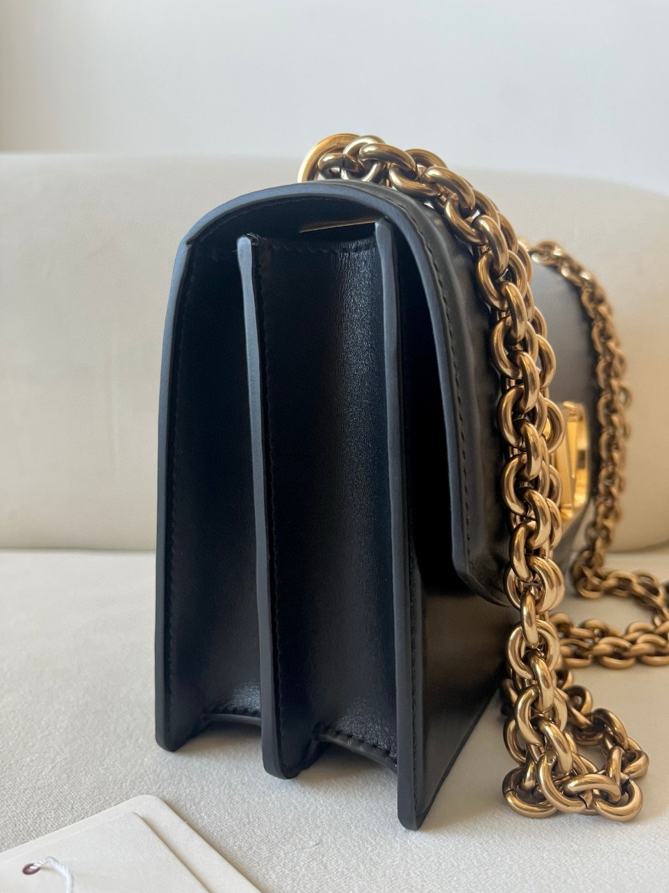bolsos de lujo mujer Valentino Garavani Vain Shoulder Bag in Black Calfskin 4 bolsos de lujo mujer Valentino Garavani Vain Shoulder Bag in Black Calfskin - Image 4